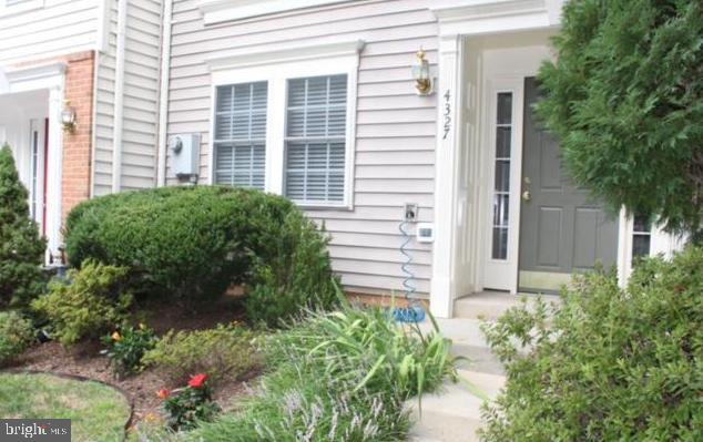 CARR AT CEDAR LAKES - Residential Lease