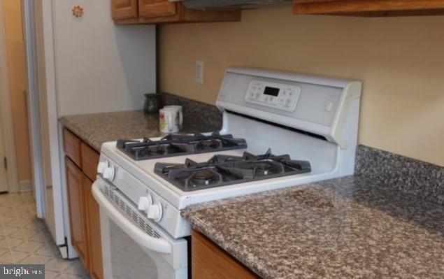 CARR AT CEDAR LAKES - Residential Lease