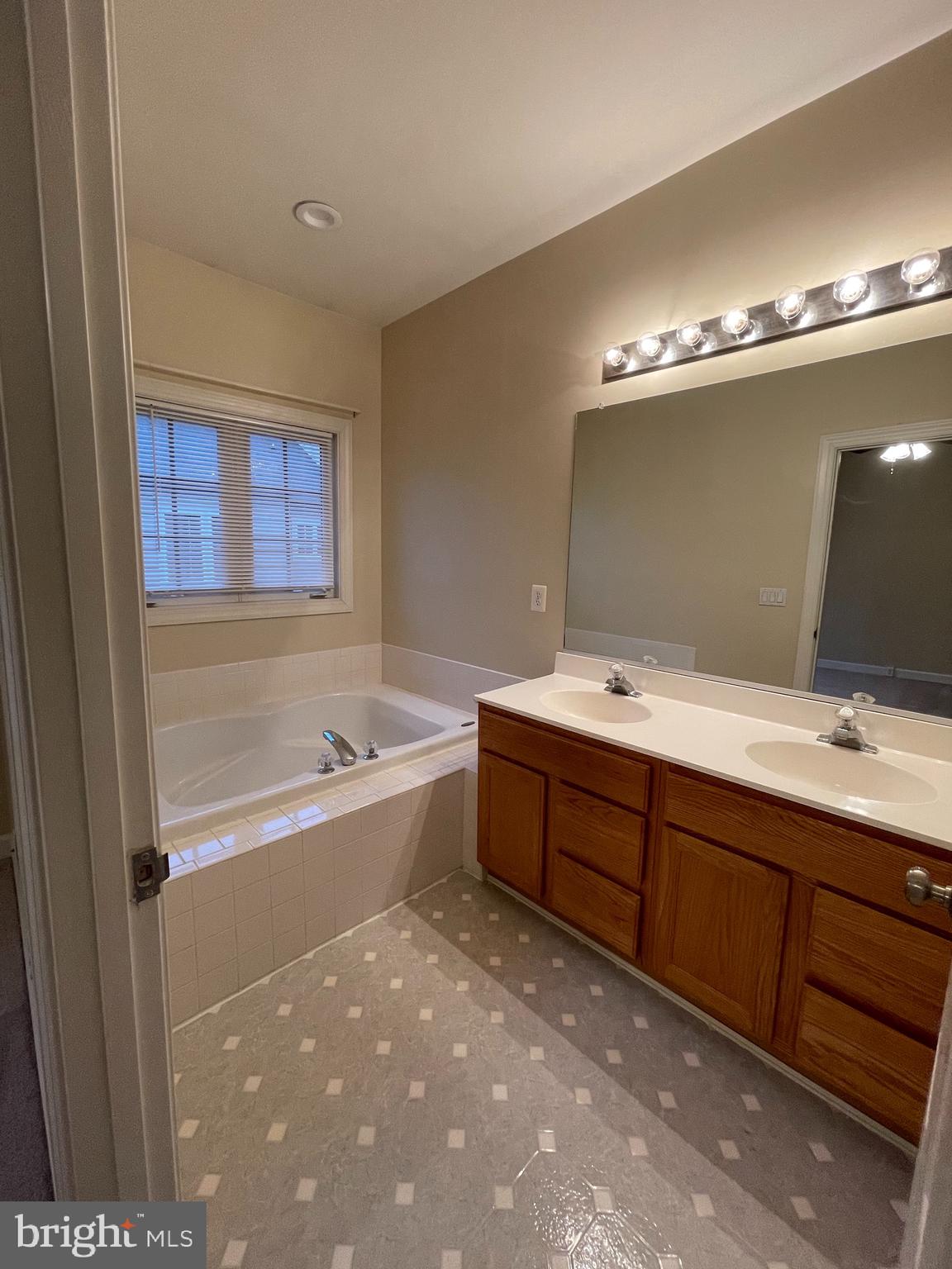 CARR AT CEDAR LAKES - Residential Lease