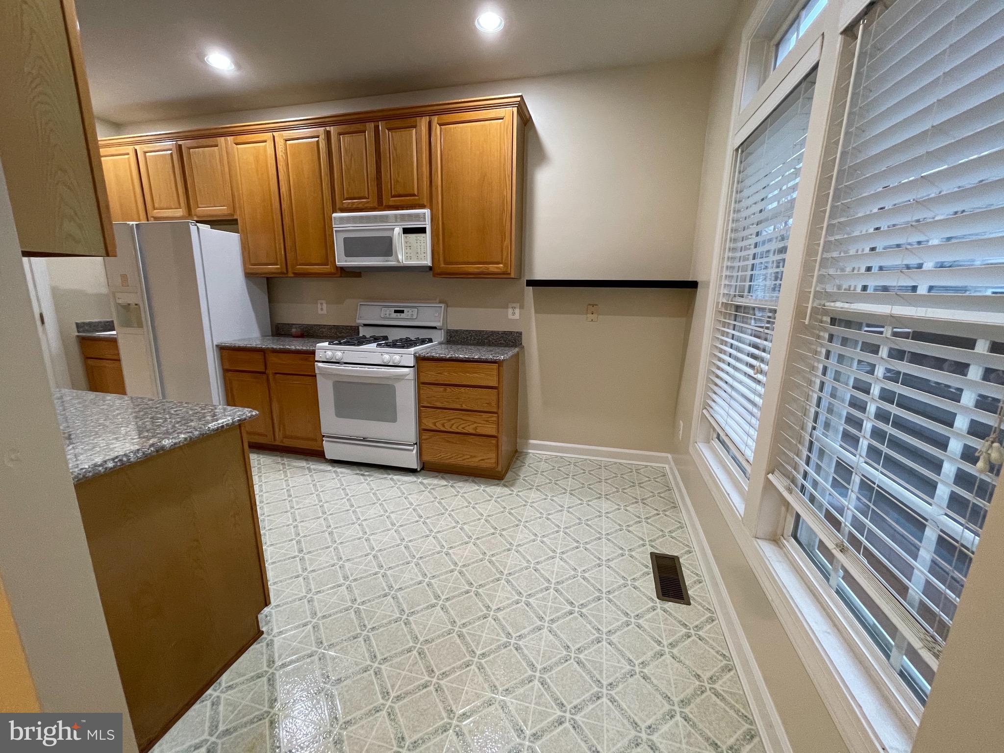 CARR AT CEDAR LAKES - Residential Lease