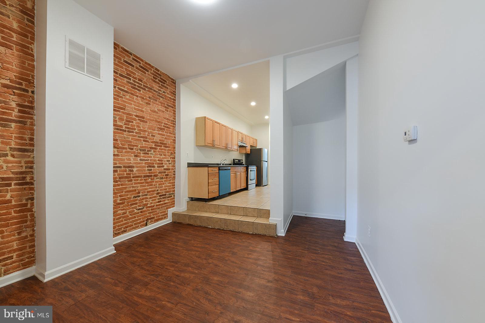 UNION SQUARE - Residential Lease