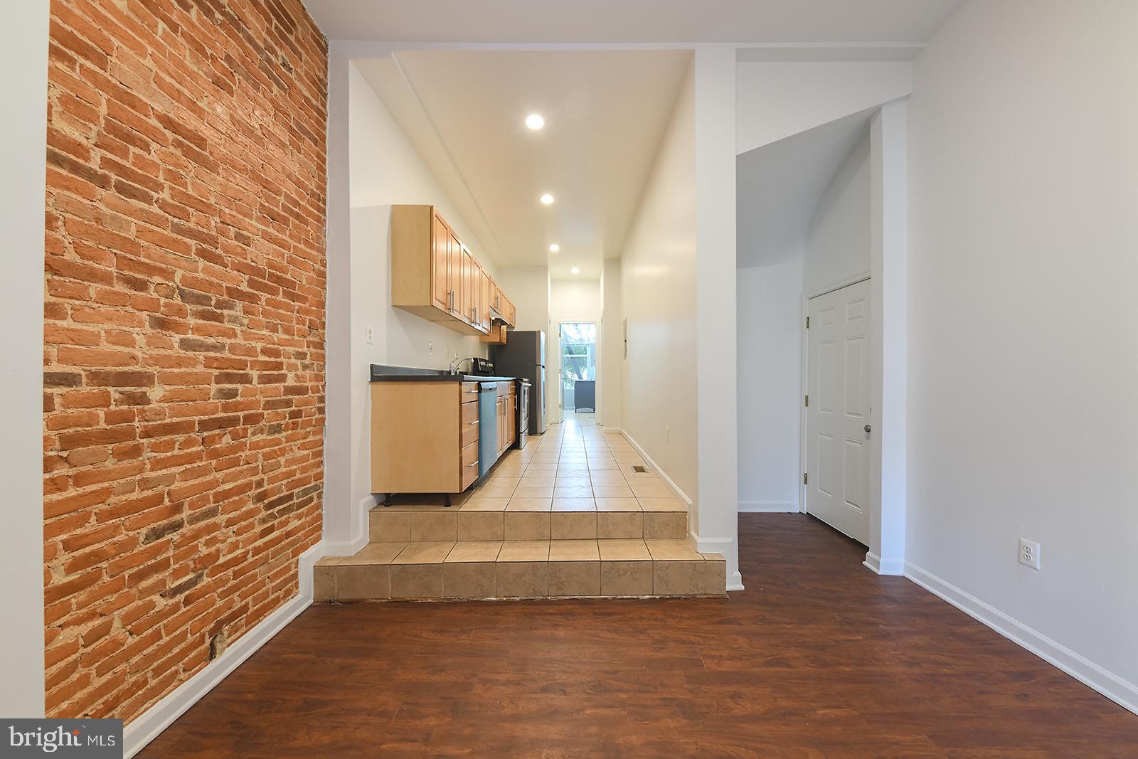 UNION SQUARE - Residential Lease