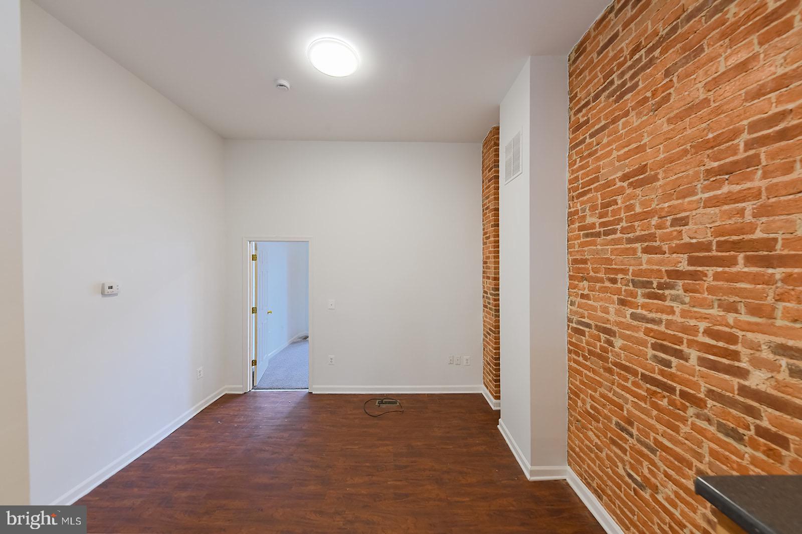 UNION SQUARE - Residential Lease