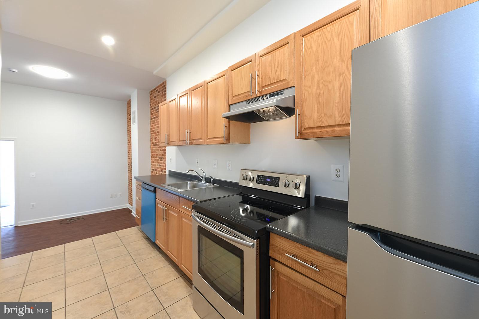 UNION SQUARE - Residential Lease