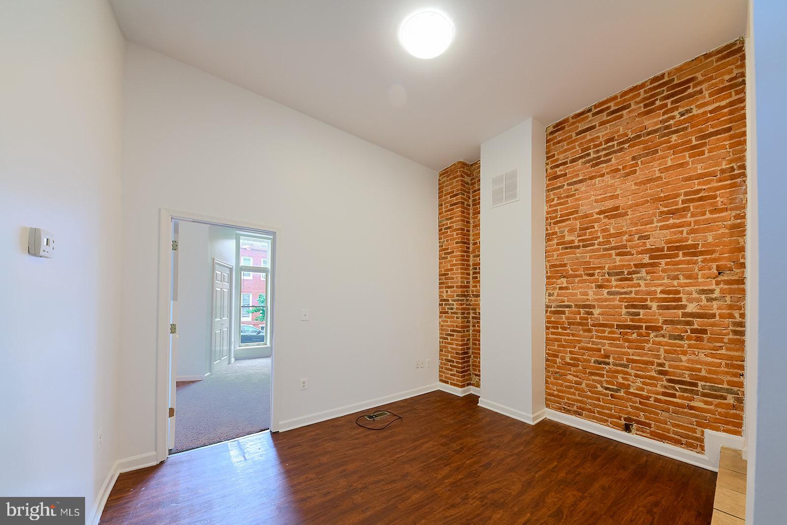 UNION SQUARE - Residential Lease