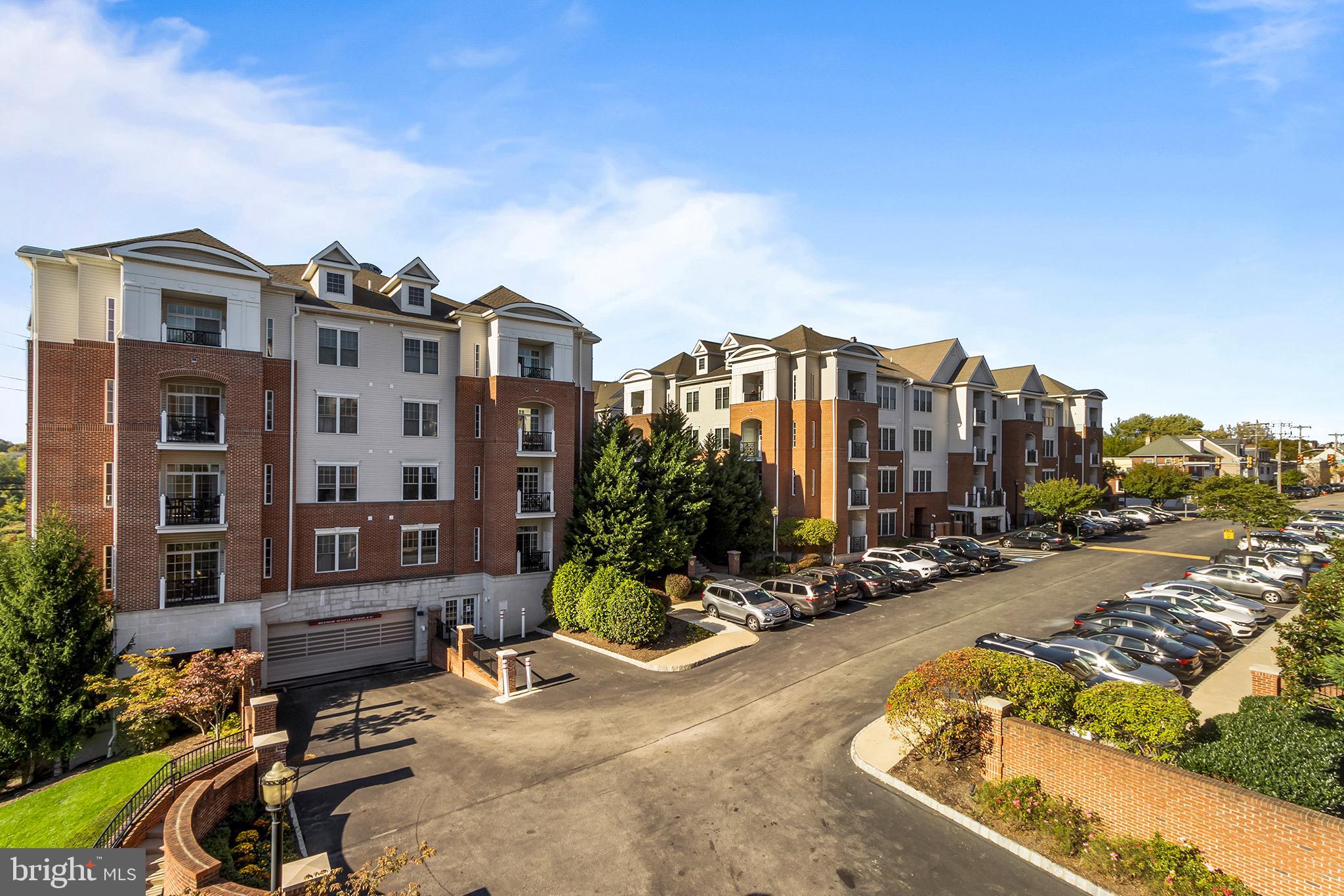 THE GRANDE AT RIVERVIEW - Residential Lease