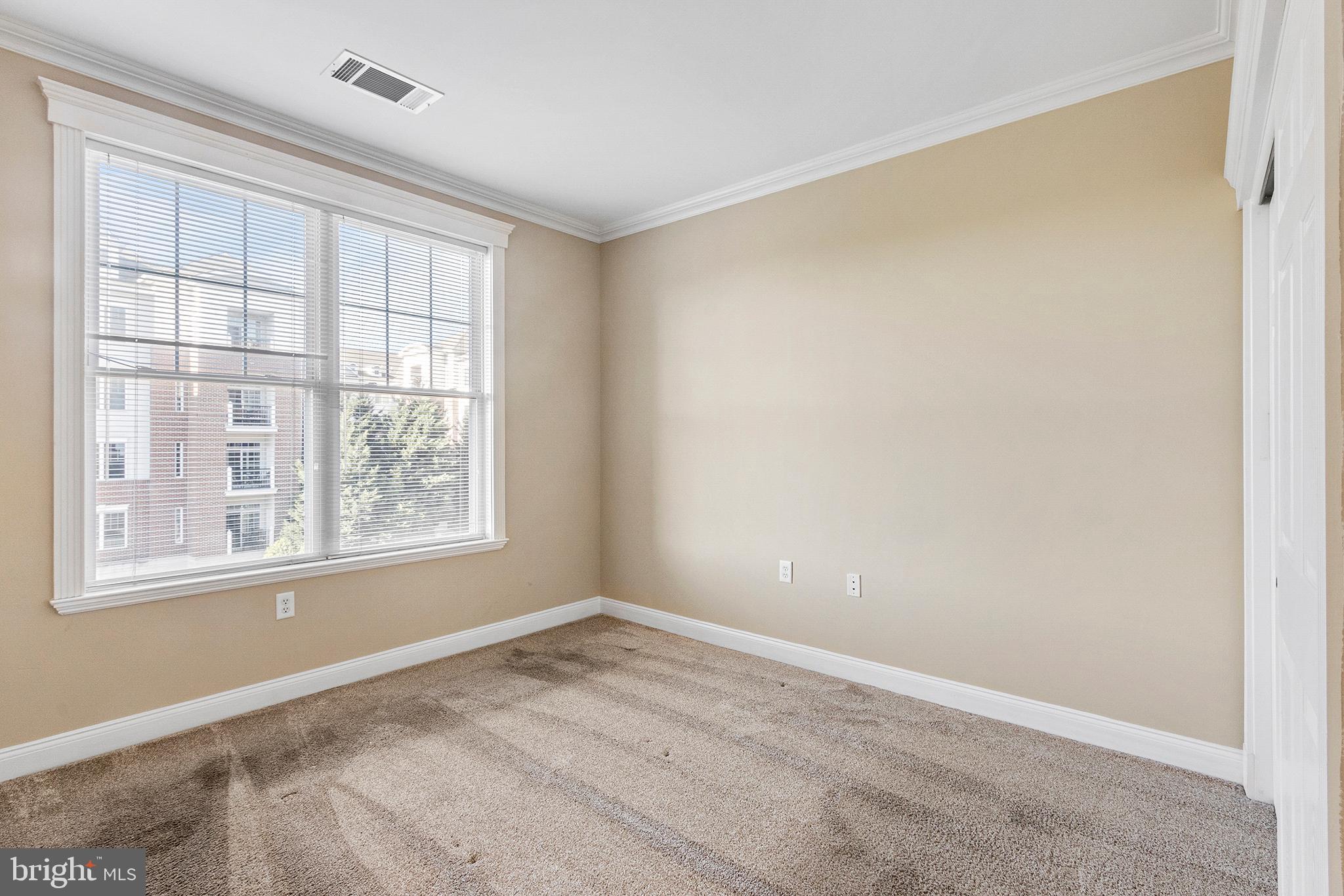 THE GRANDE AT RIVERVIEW - Residential Lease