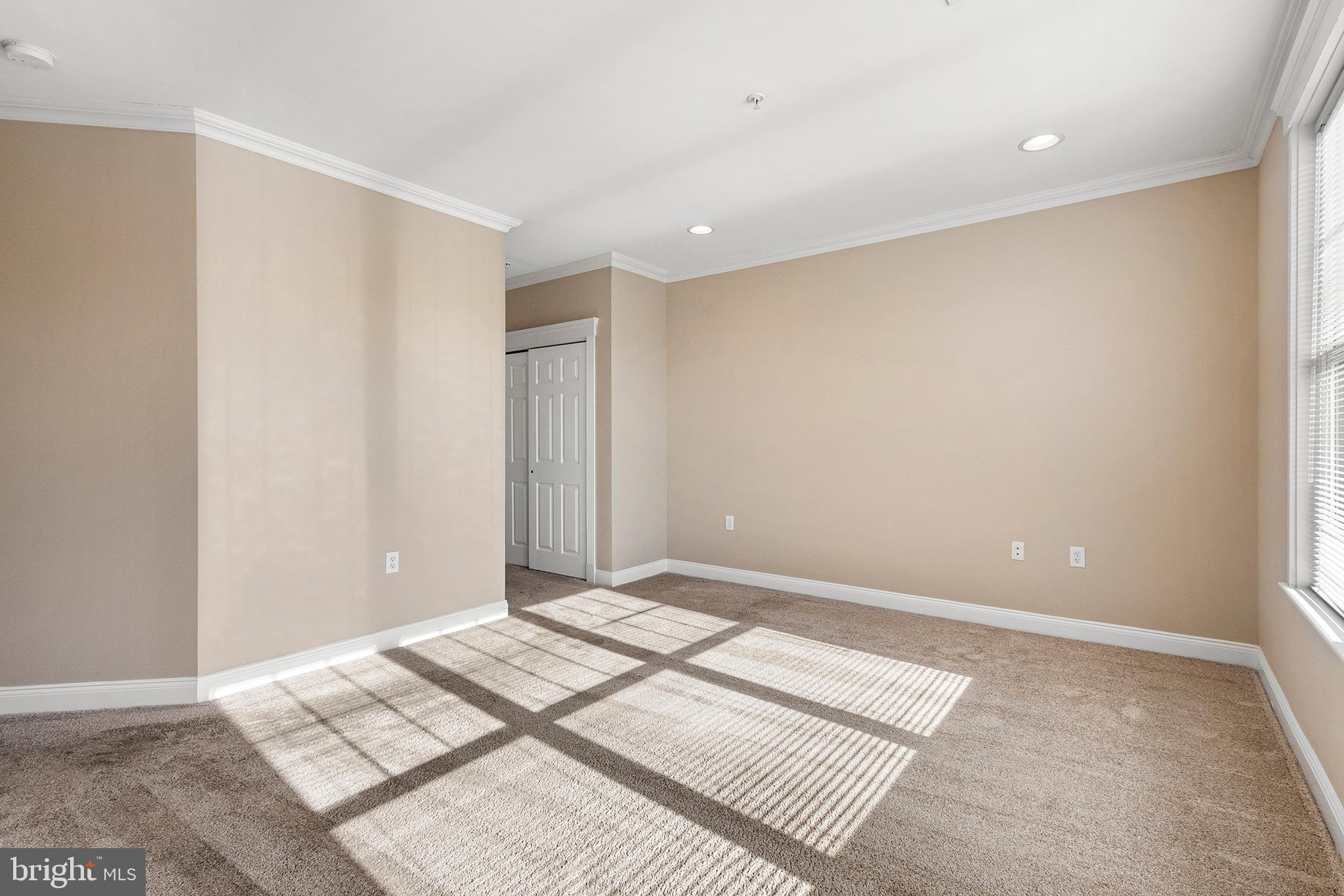 THE GRANDE AT RIVERVIEW - Residential Lease