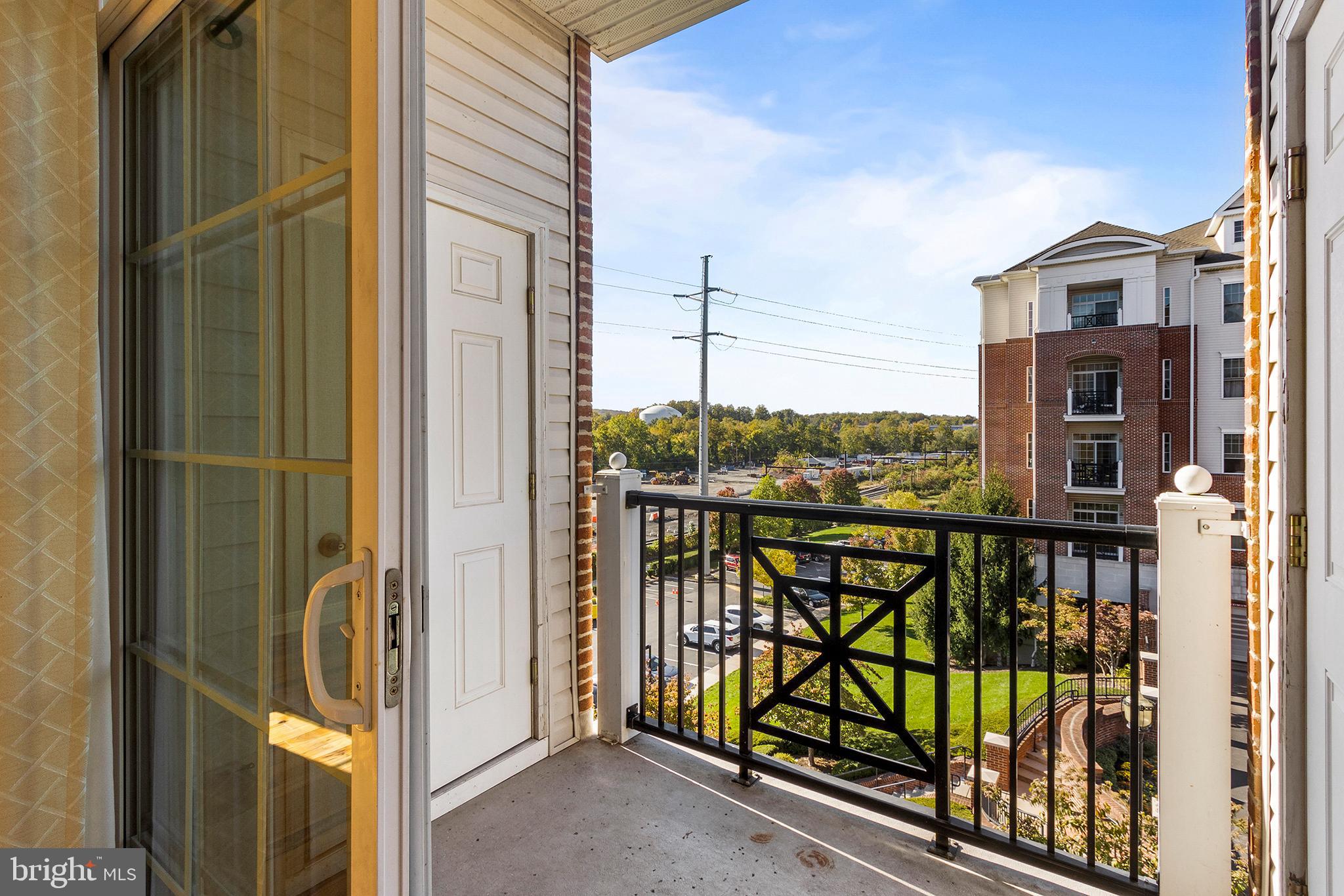 THE GRANDE AT RIVERVIEW - Residential Lease