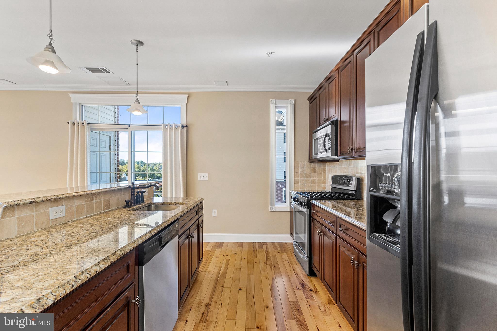THE GRANDE AT RIVERVIEW - Residential Lease
