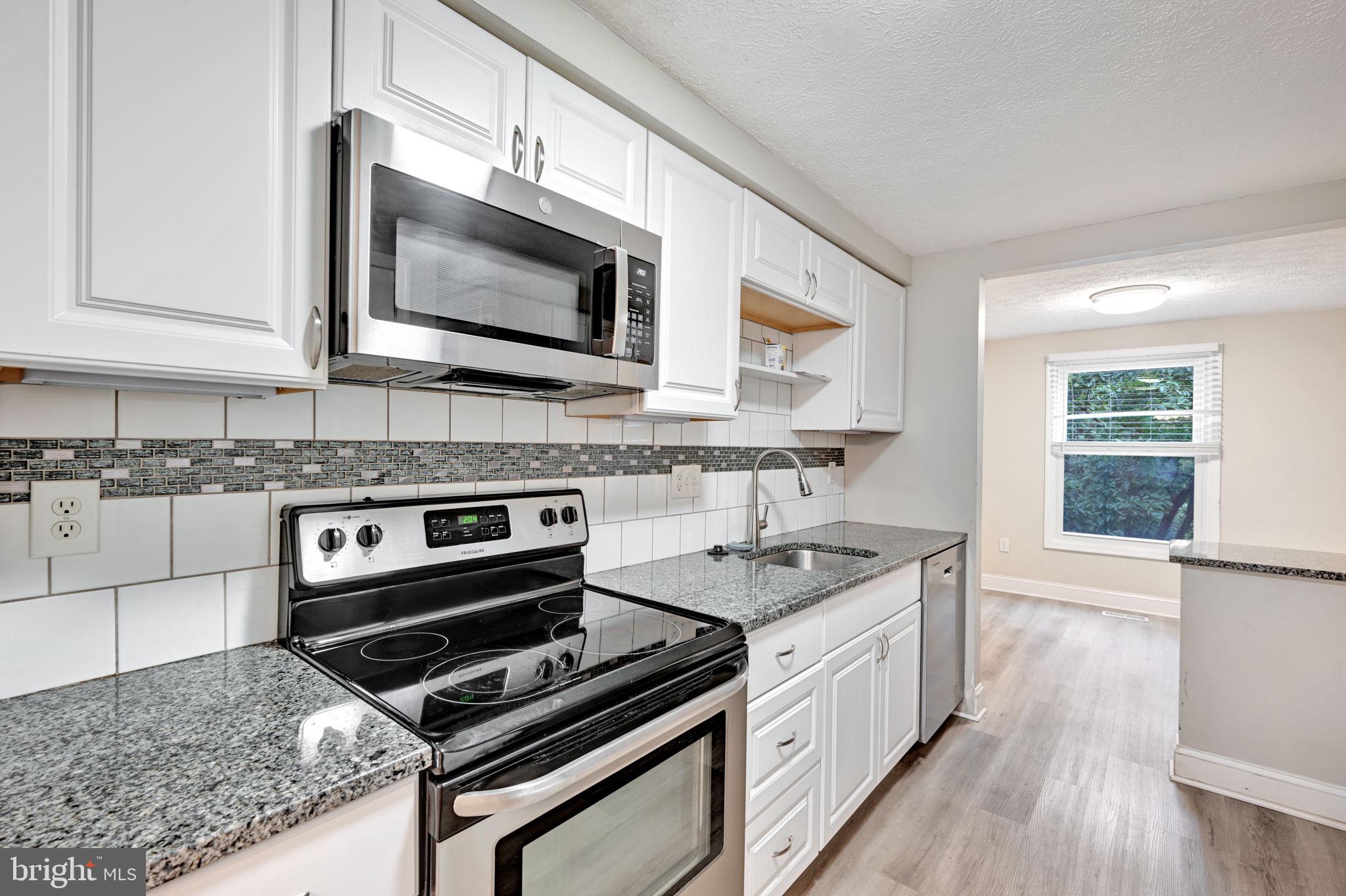 637 WHITTIER PARKWAY