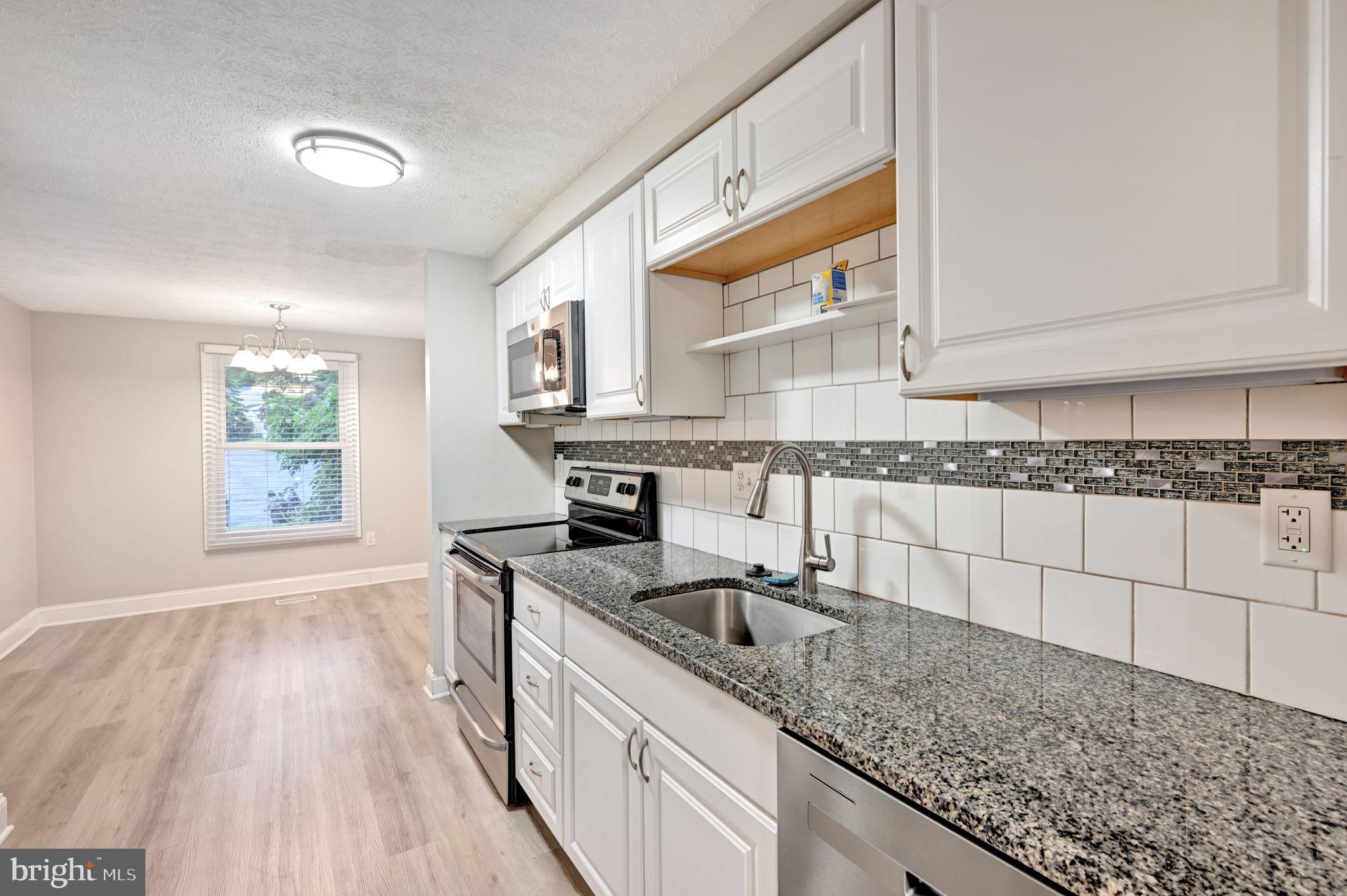 637 WHITTIER PARKWAY