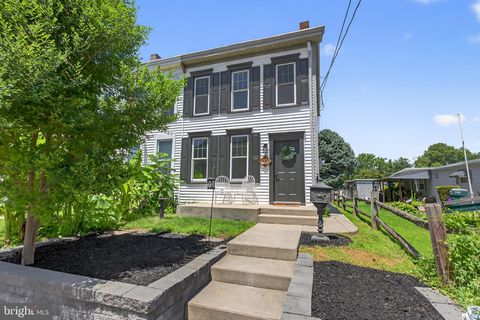 Photo of 430 W Market Street, MARIETTA, PA 17547 (MLS # PALA2072128)