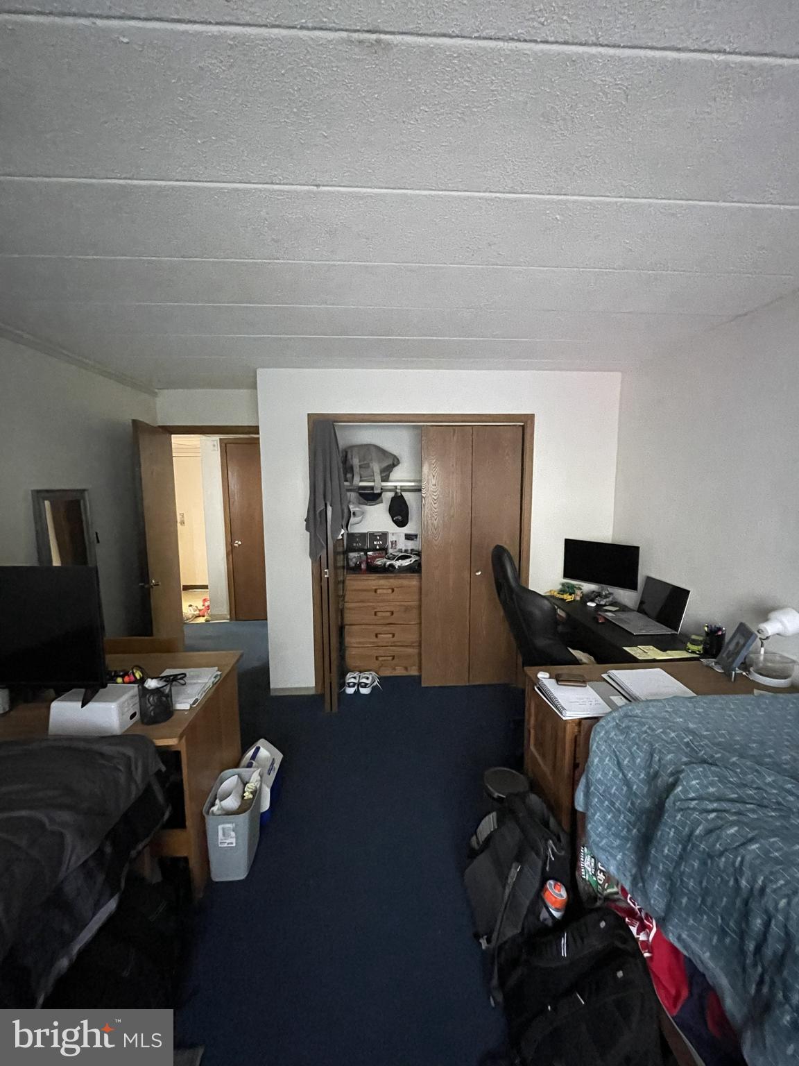 UNIVERSITY GATEWAY - Residential