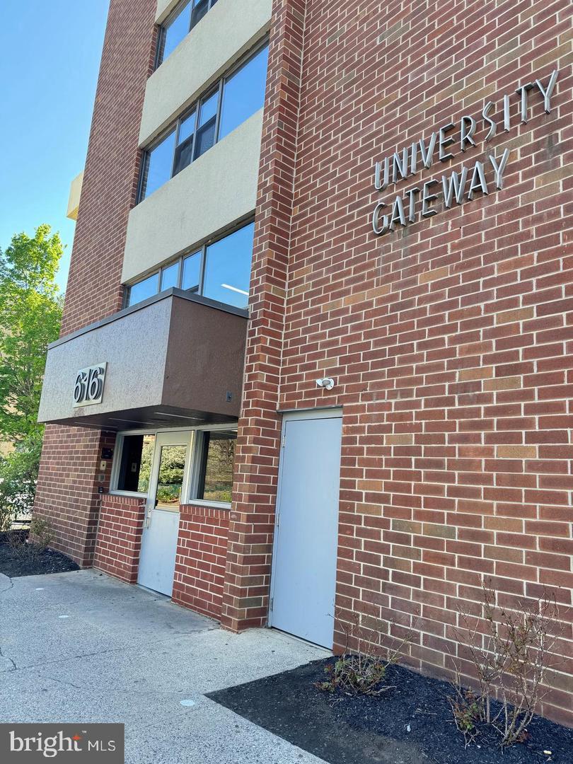 UNIVERSITY GATEWAY - Residential