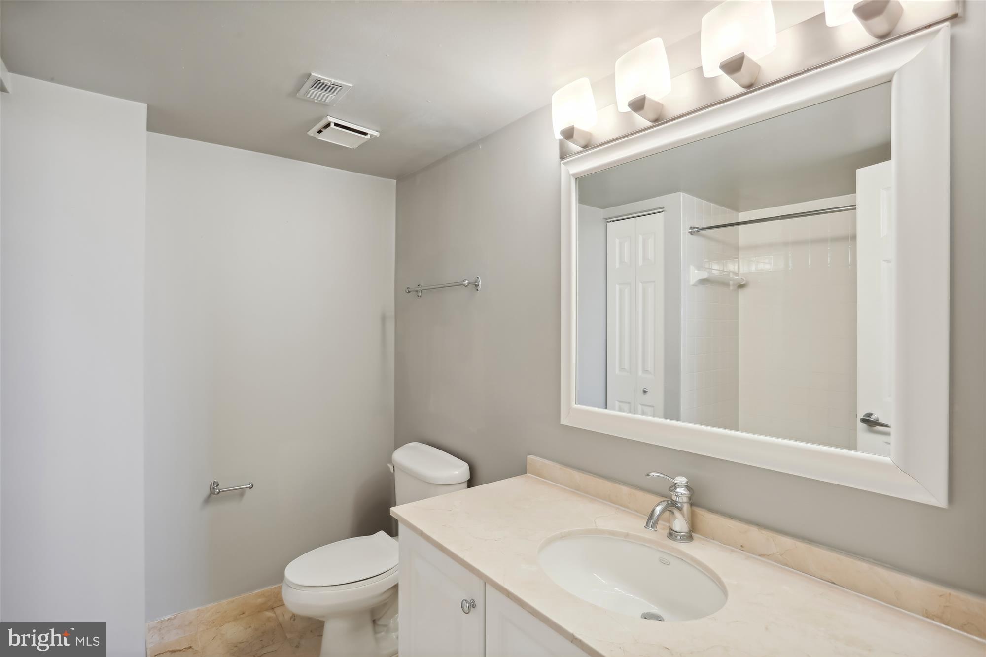 GROSVENOR - Residential Lease