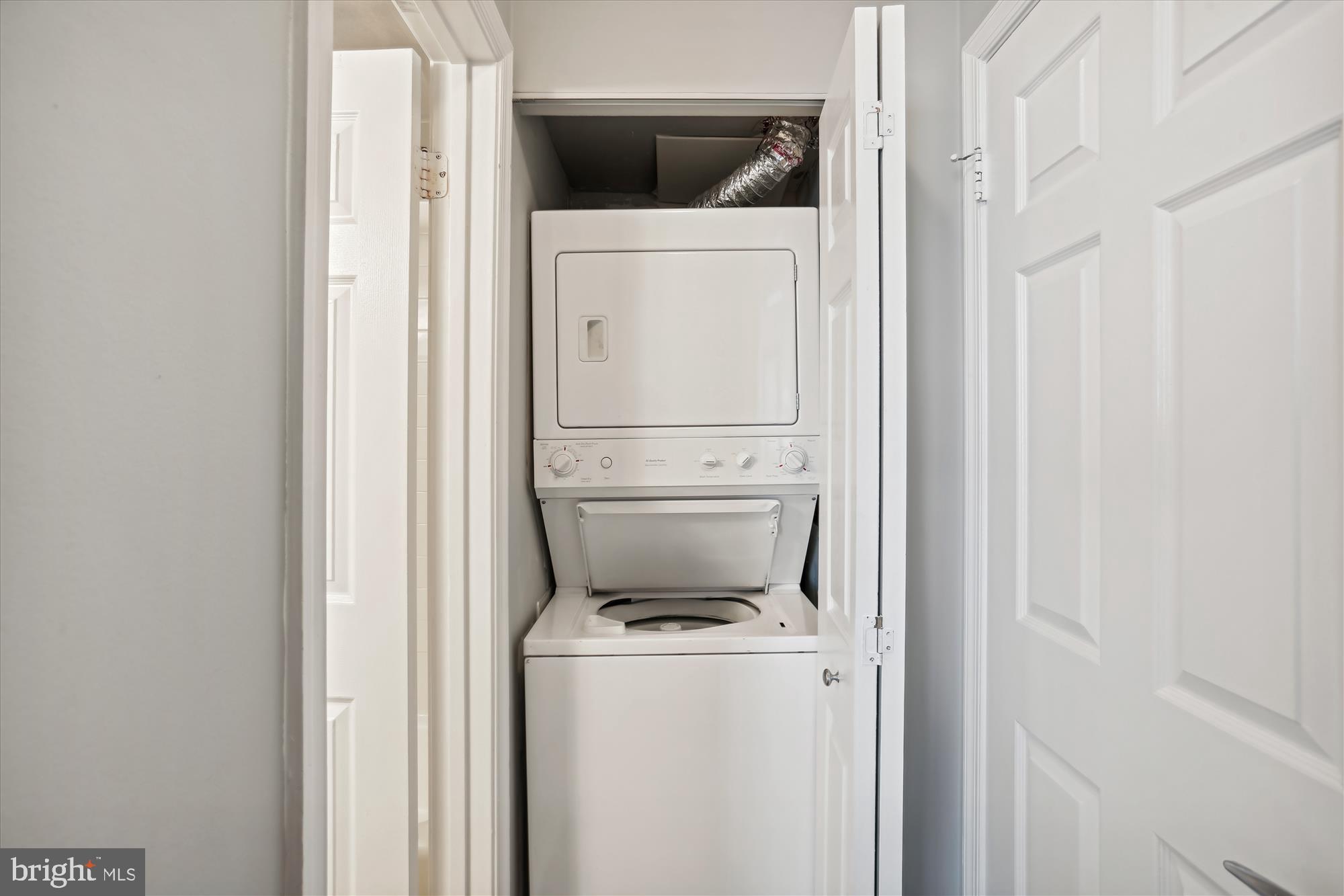 GROSVENOR - Residential Lease