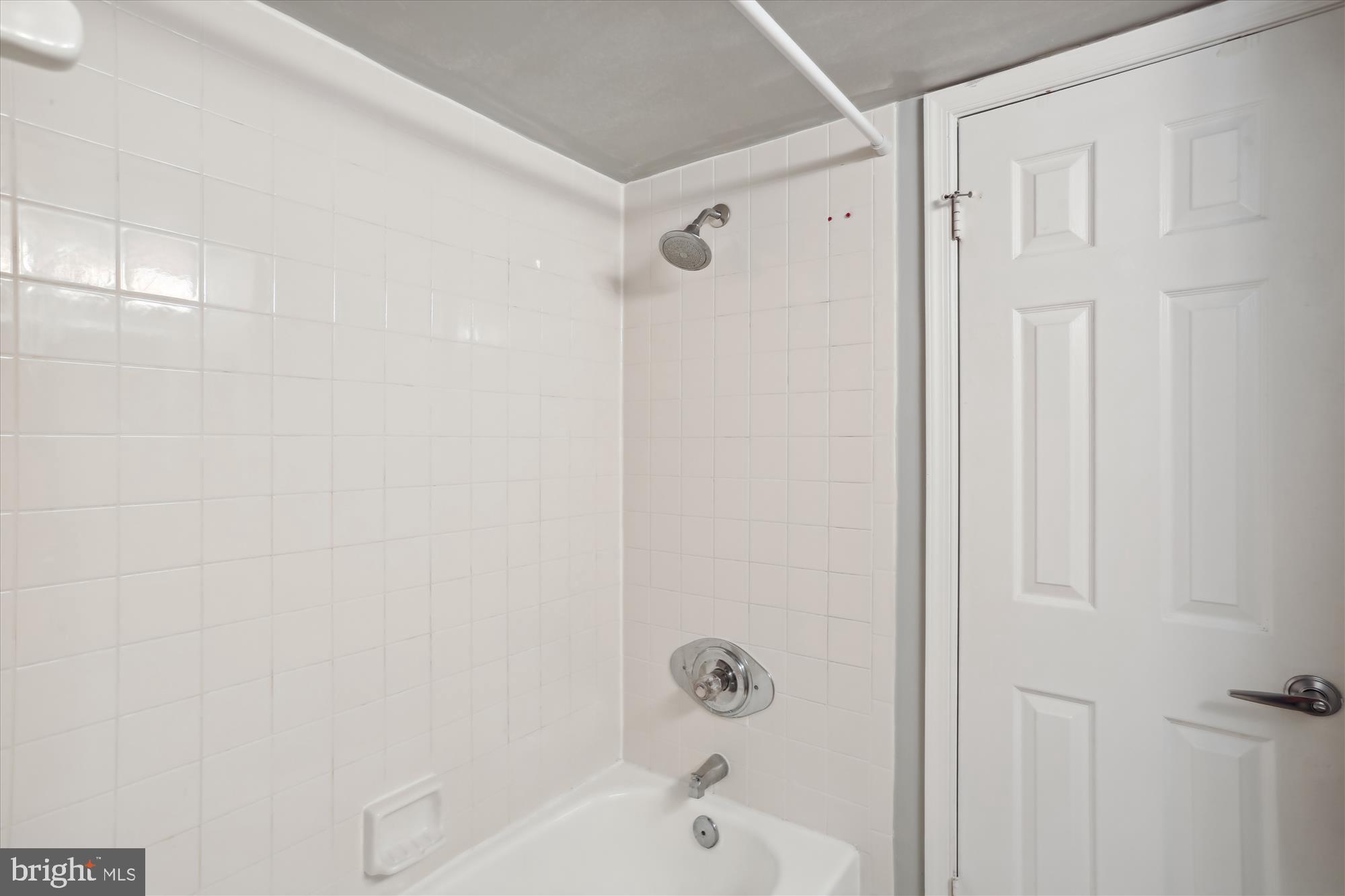 GROSVENOR - Residential Lease