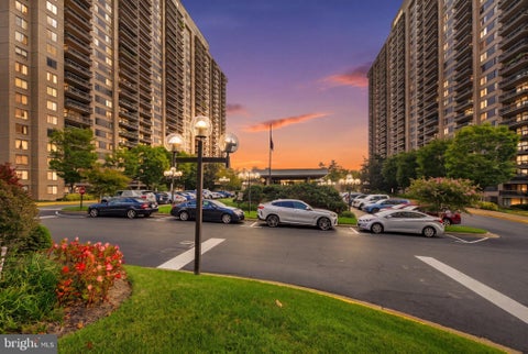 Photo of 3701 S George Mason Drive S #701N, FALLS CHURCH, VA 22041 (MLS # VAFX2348530)