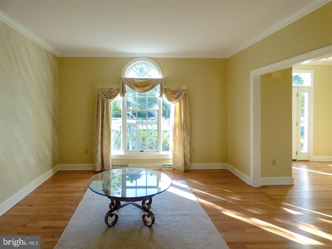 OUTDOOR COUNTRY CLUB - Residential