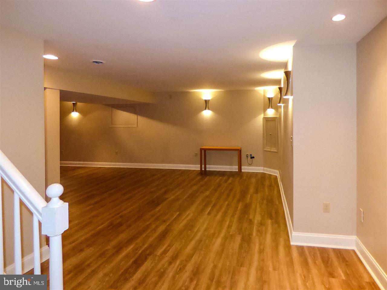 OUTDOOR COUNTRY CLUB - Residential