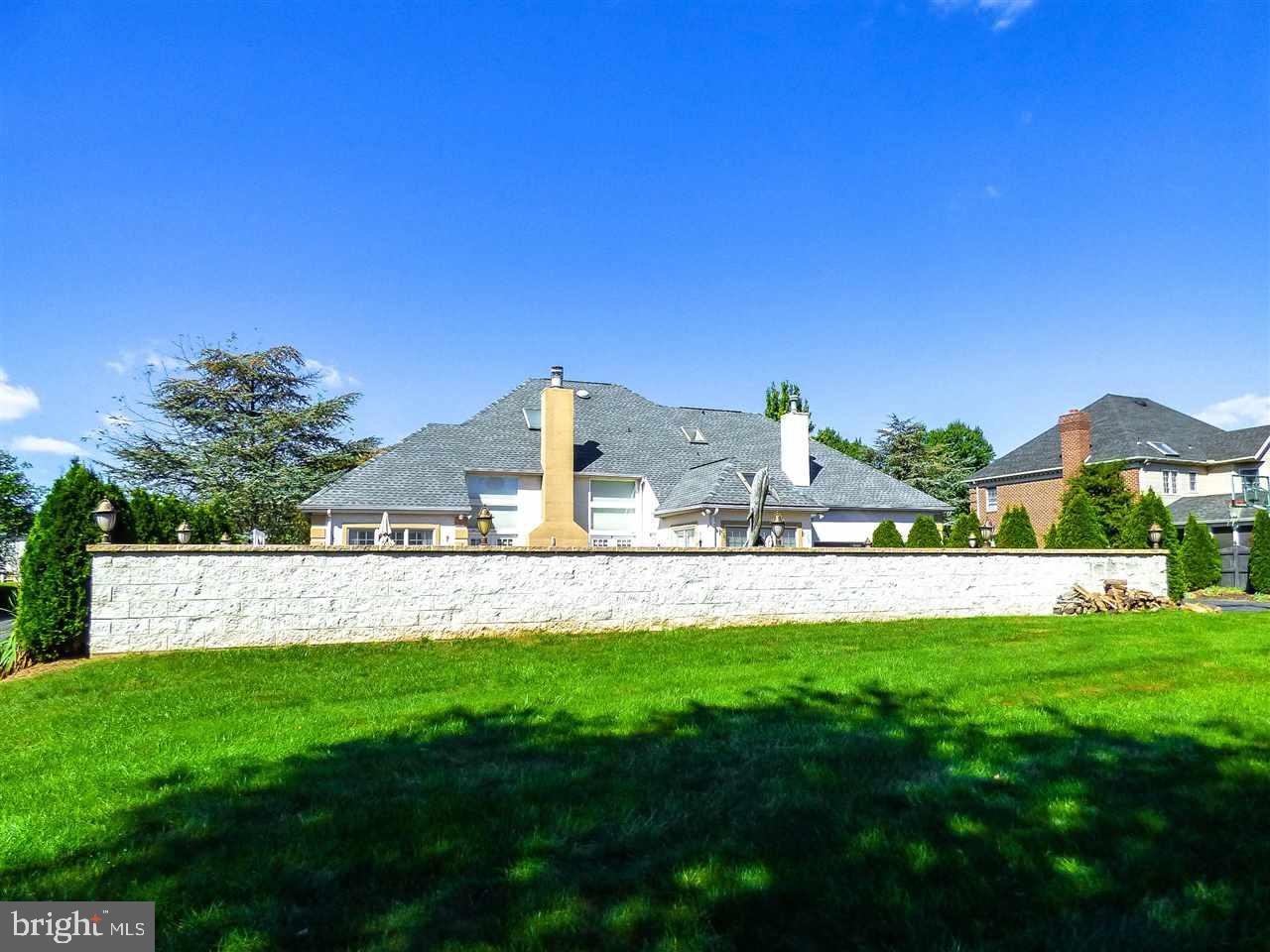 OUTDOOR COUNTRY CLUB - Residential