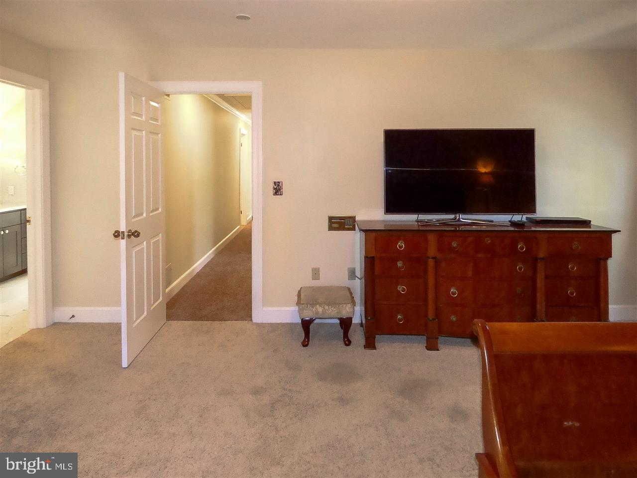 OUTDOOR COUNTRY CLUB - Residential