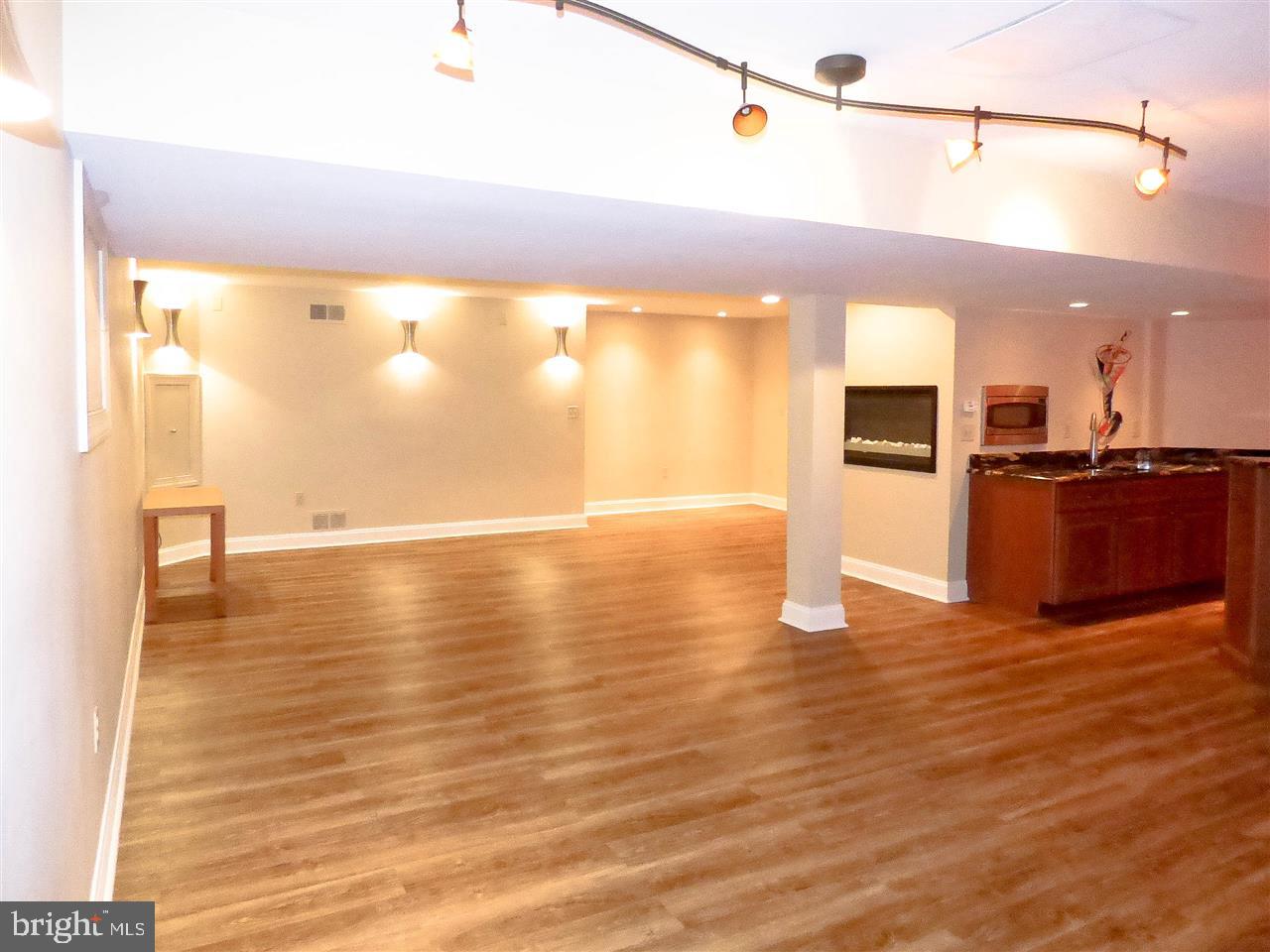 OUTDOOR COUNTRY CLUB - Residential