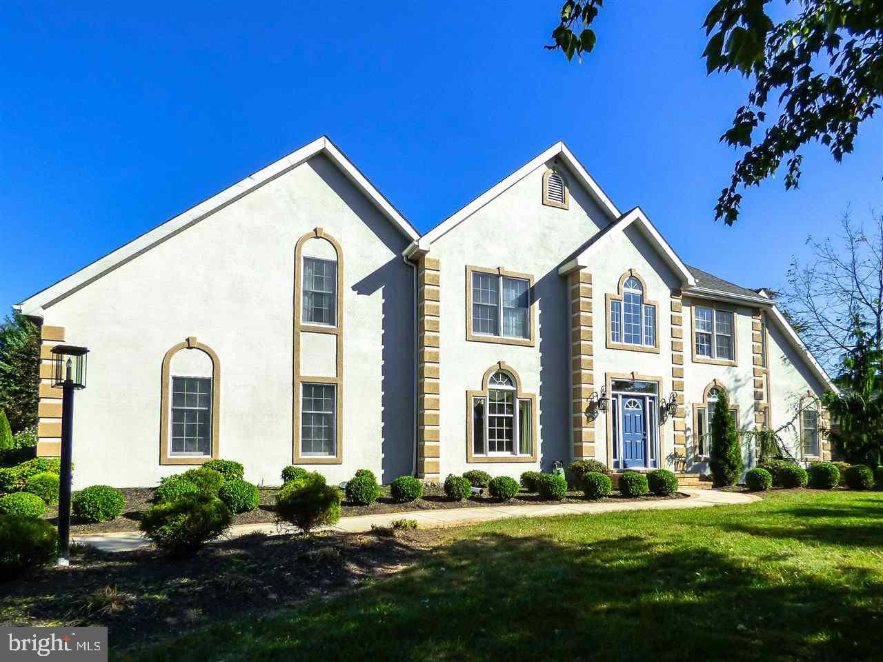 OUTDOOR COUNTRY CLUB - Residential