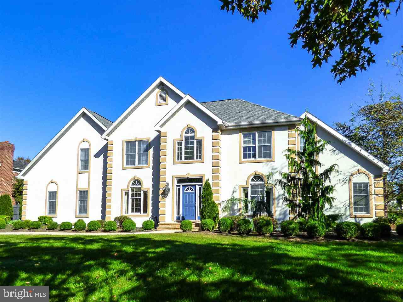 OUTDOOR COUNTRY CLUB - Residential