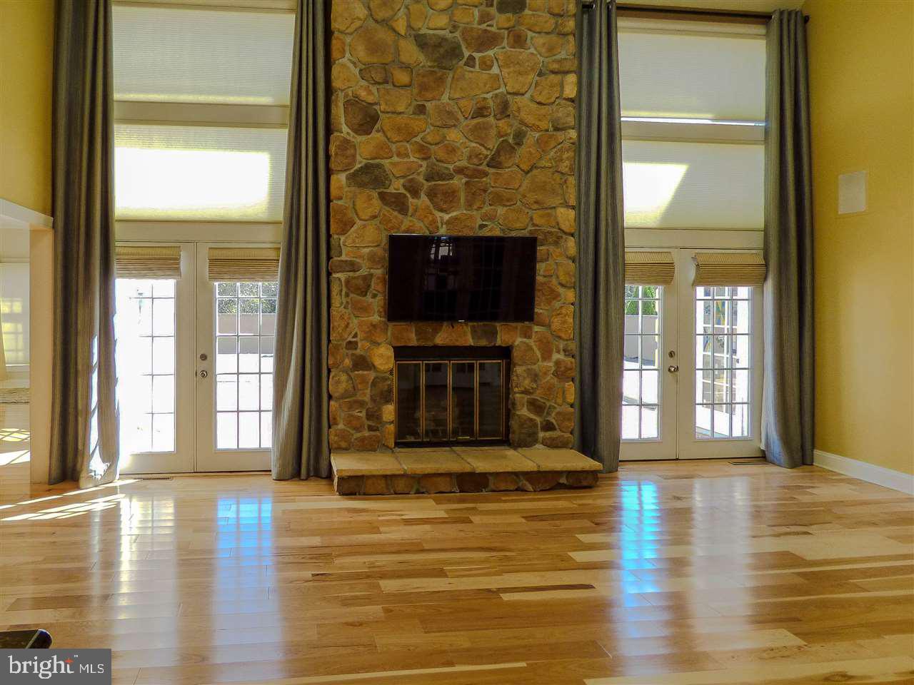 OUTDOOR COUNTRY CLUB - Residential