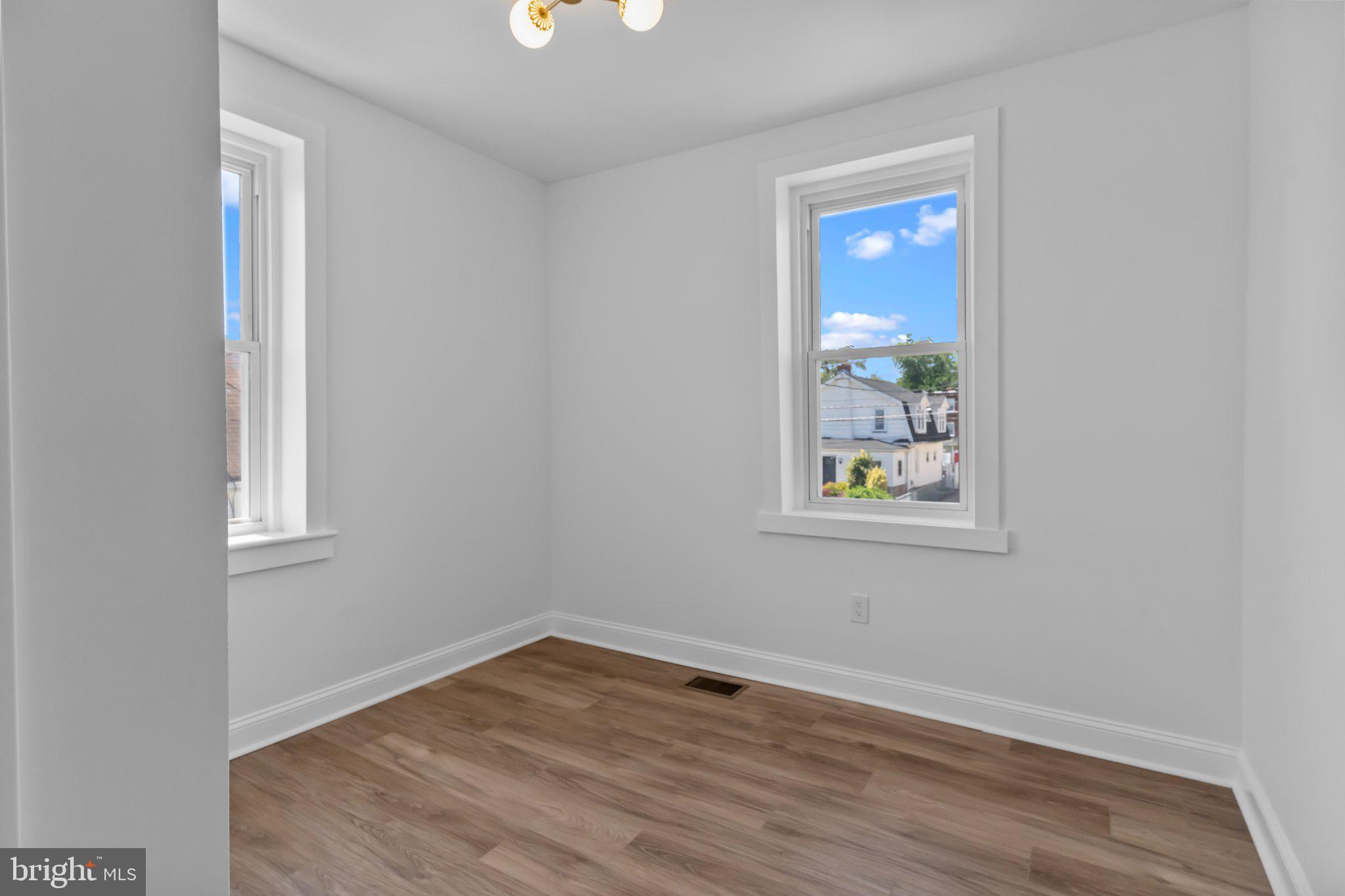 PHILADELPHIA (NORTHEAST) - Residential