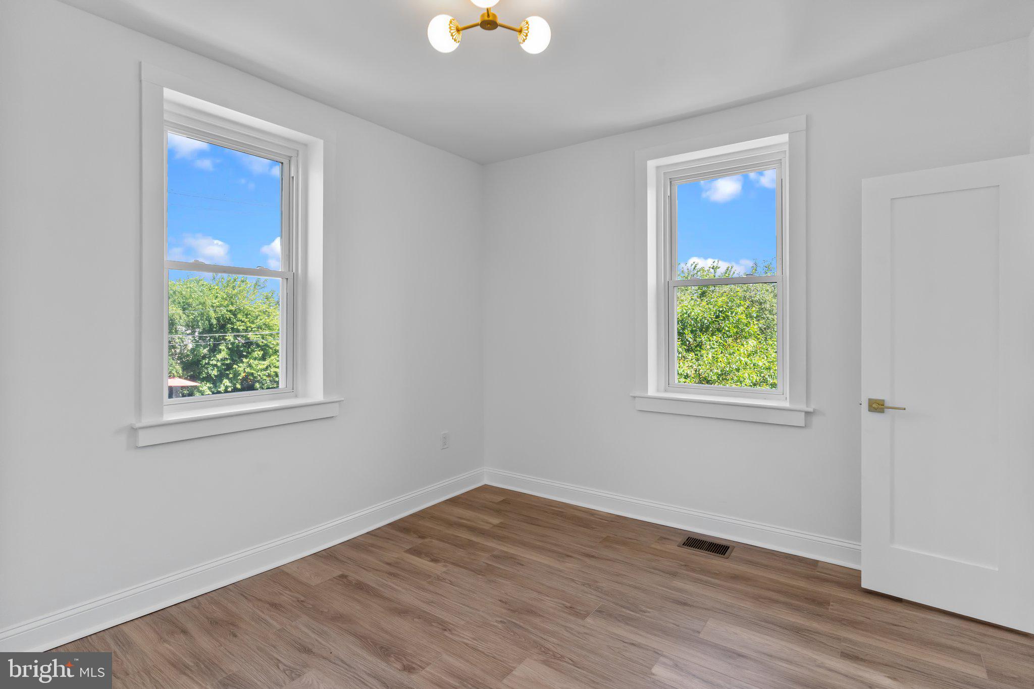 PHILADELPHIA (NORTHEAST) - Residential