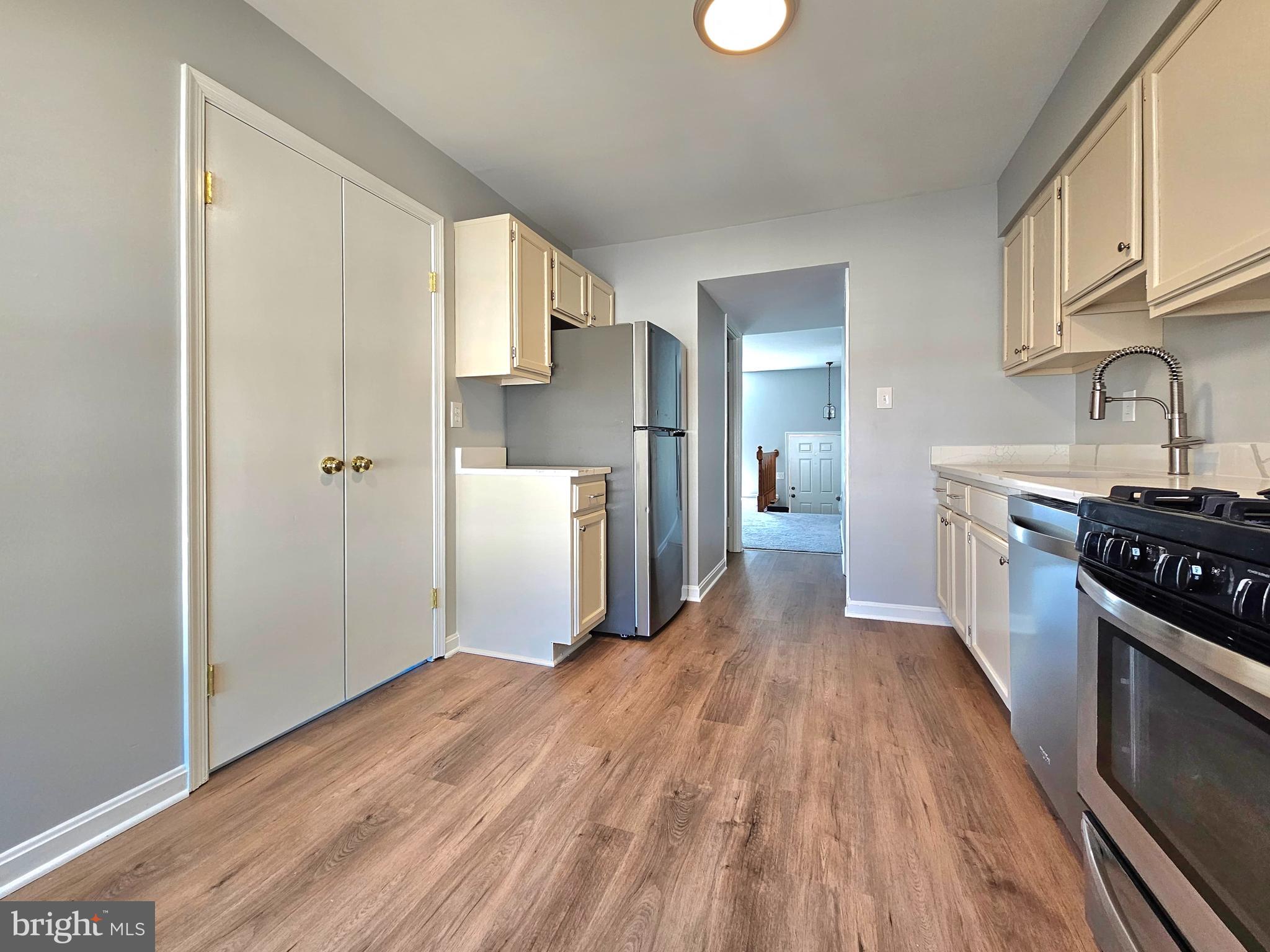 KINGS PARK WEST - Residential Lease