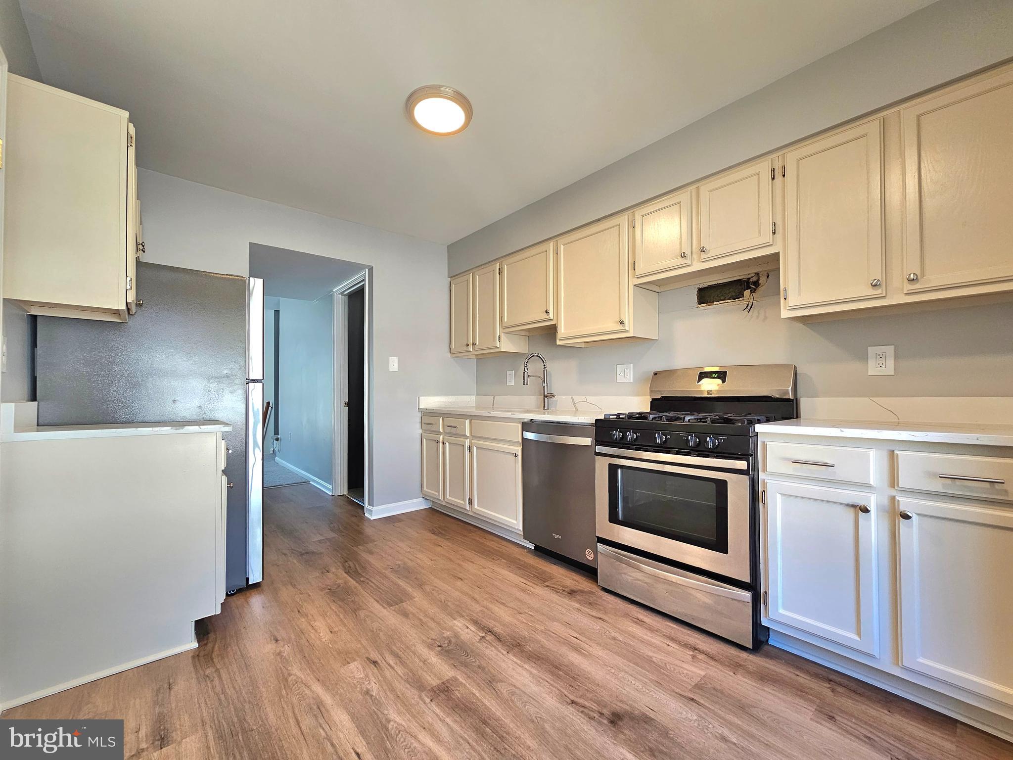 KINGS PARK WEST - Residential Lease