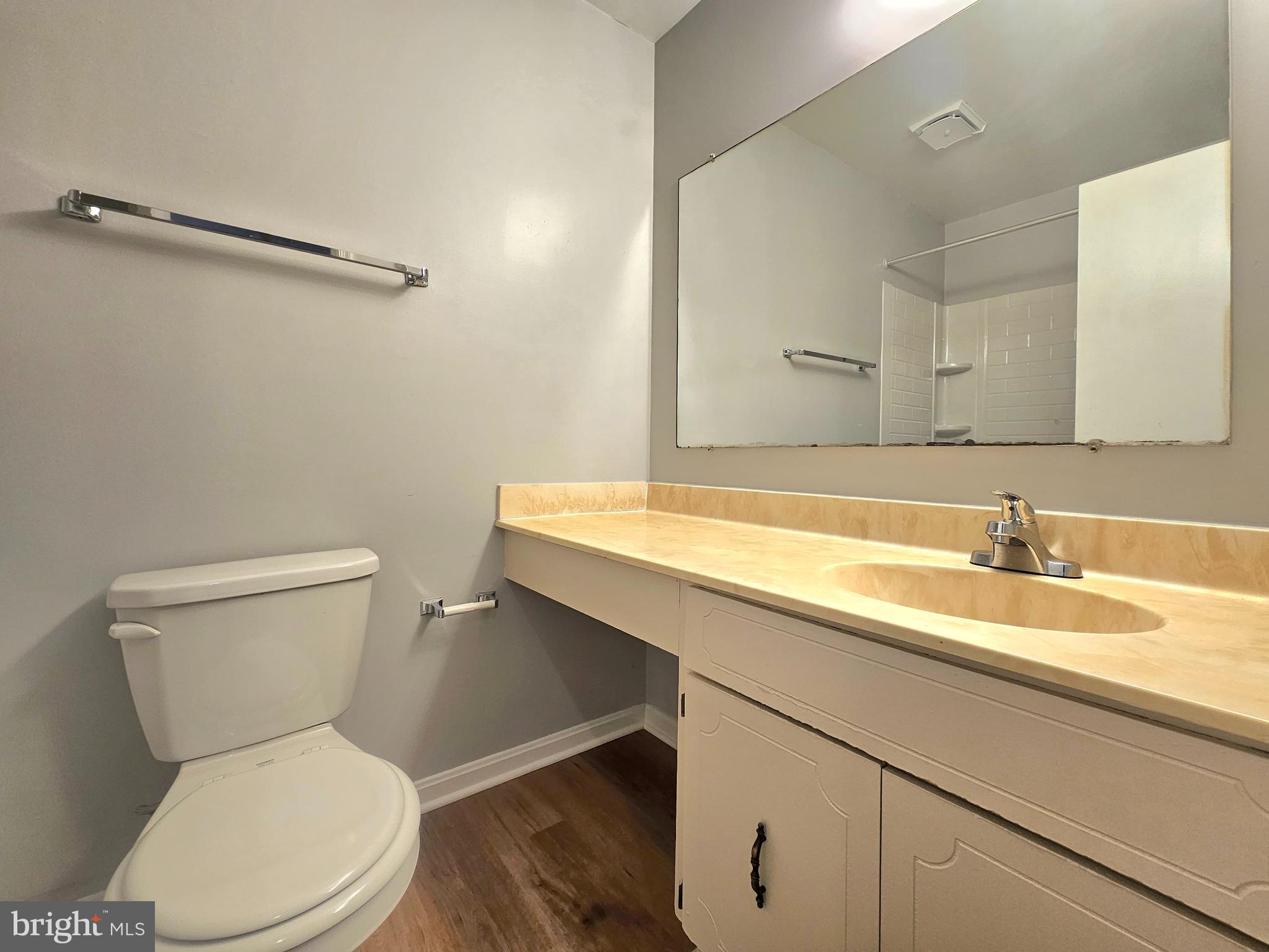 KINGS PARK WEST - Residential Lease