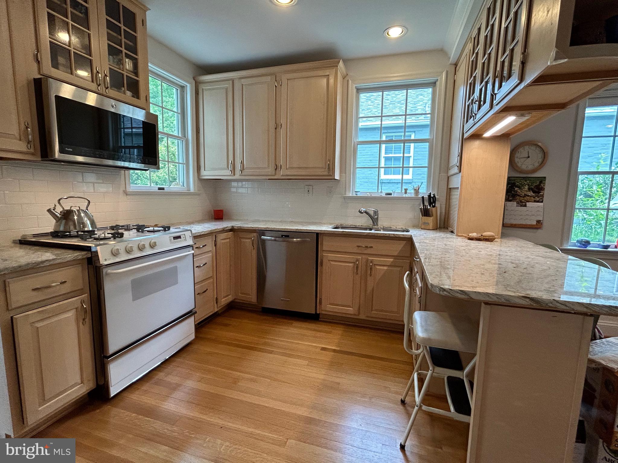 CRESTVIEW - Residential Lease