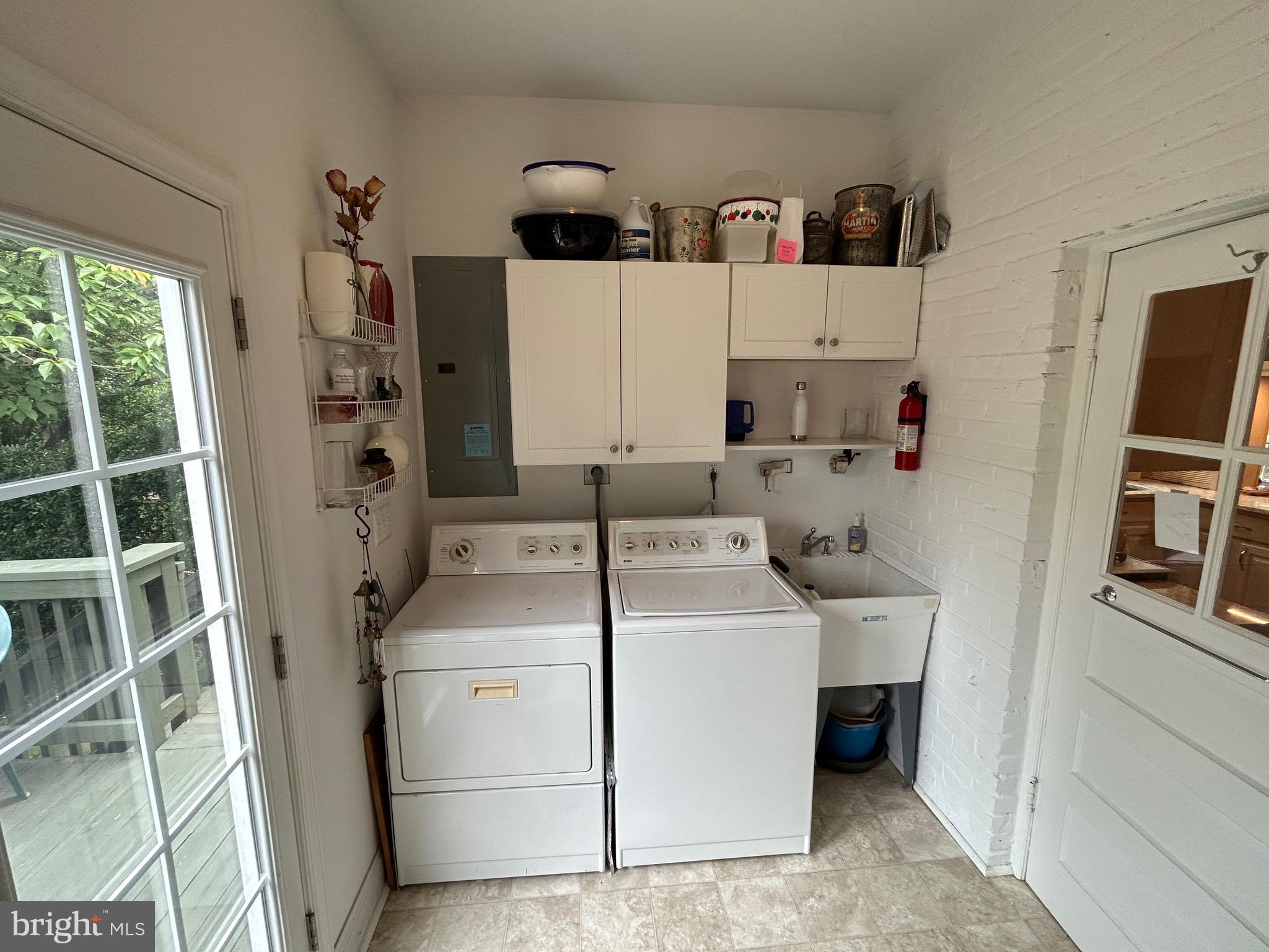 CRESTVIEW - Residential Lease