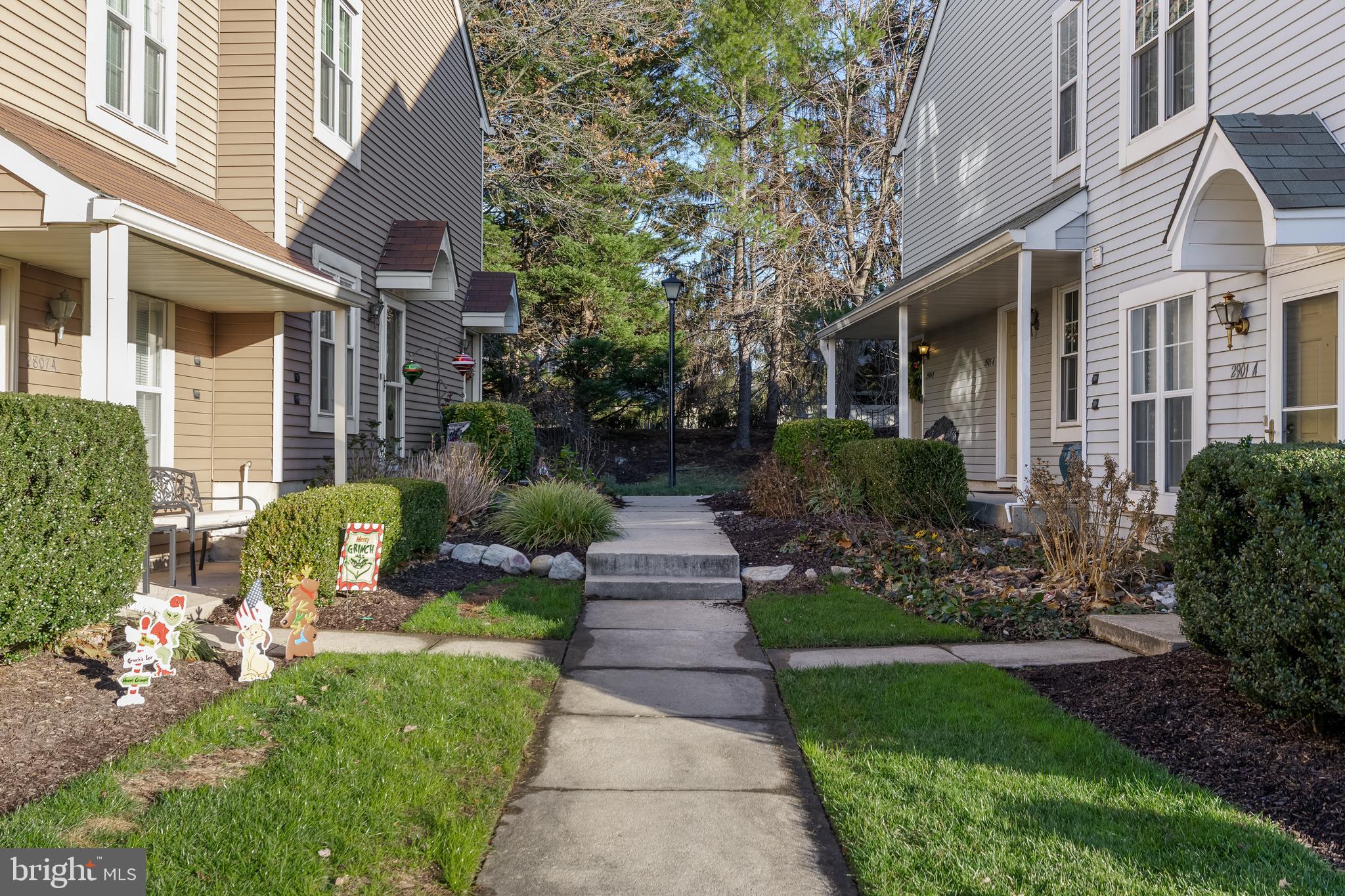 2904 HEATHERSTONE COURT B