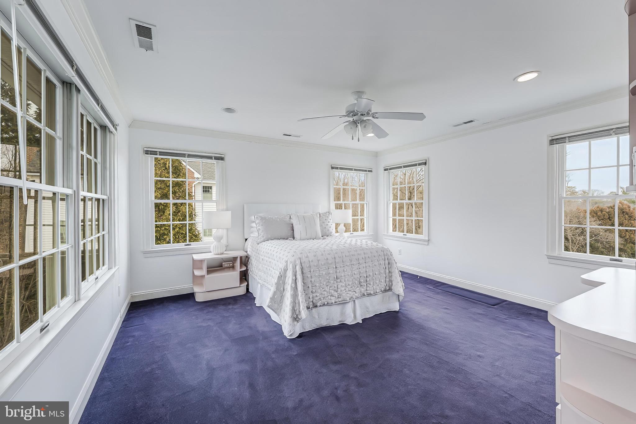 PINE KNOLLS - Residential