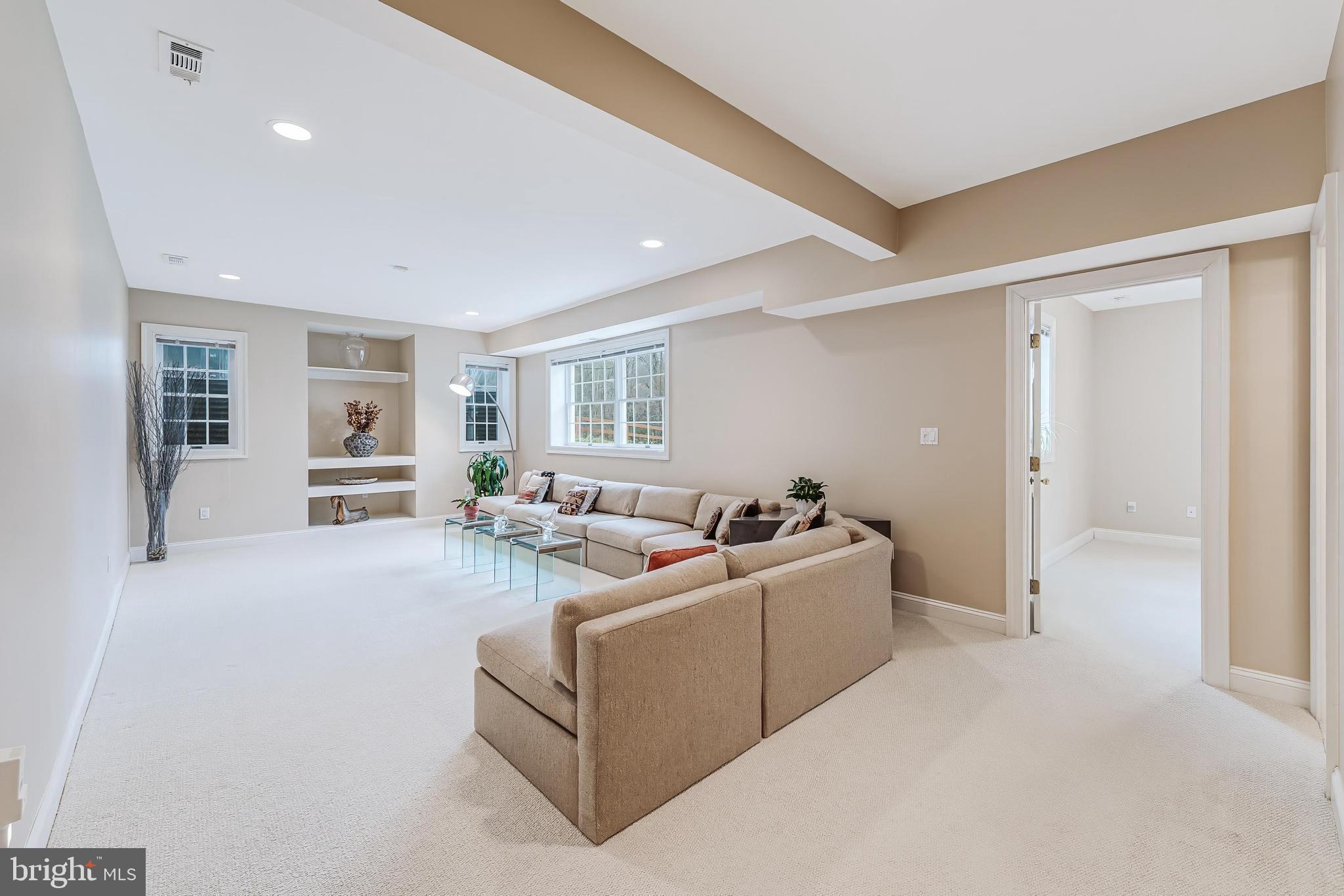 PINE KNOLLS - Residential