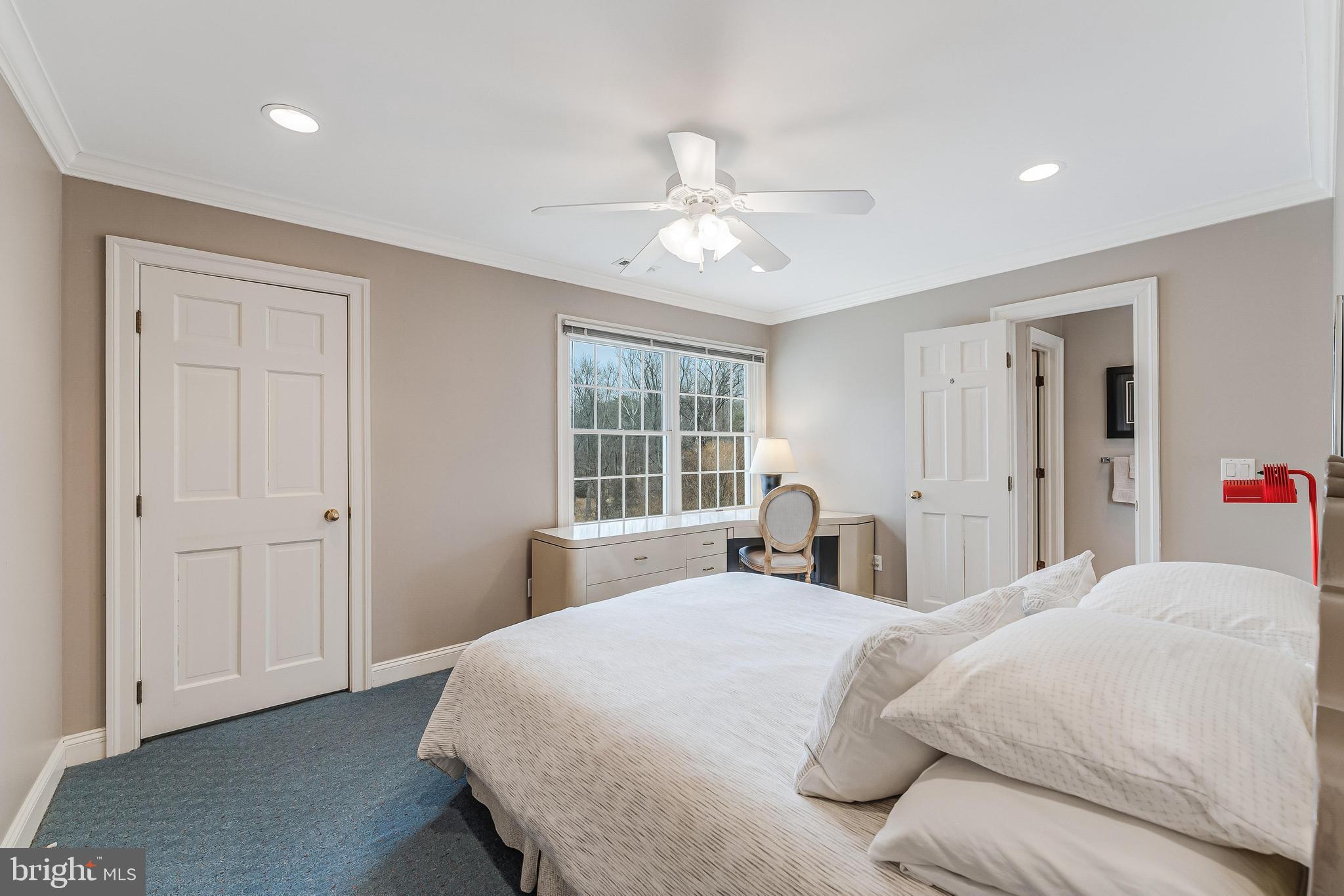 PINE KNOLLS - Residential