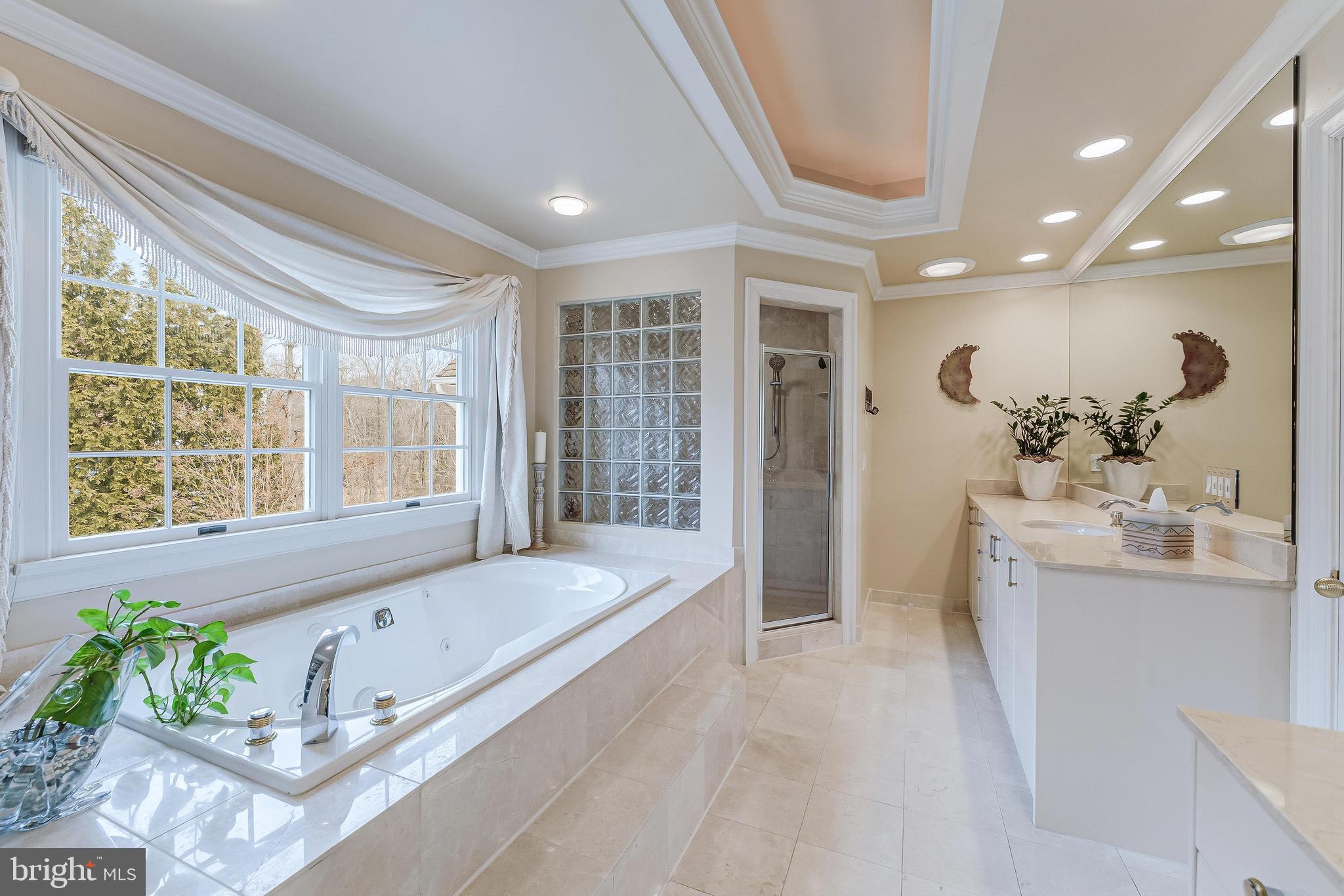 PINE KNOLLS - Residential