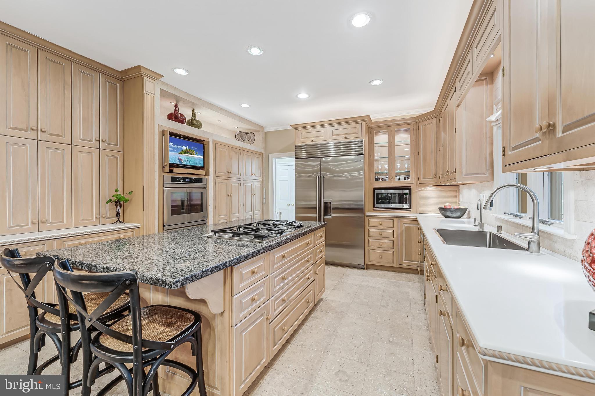 PINE KNOLLS - Residential