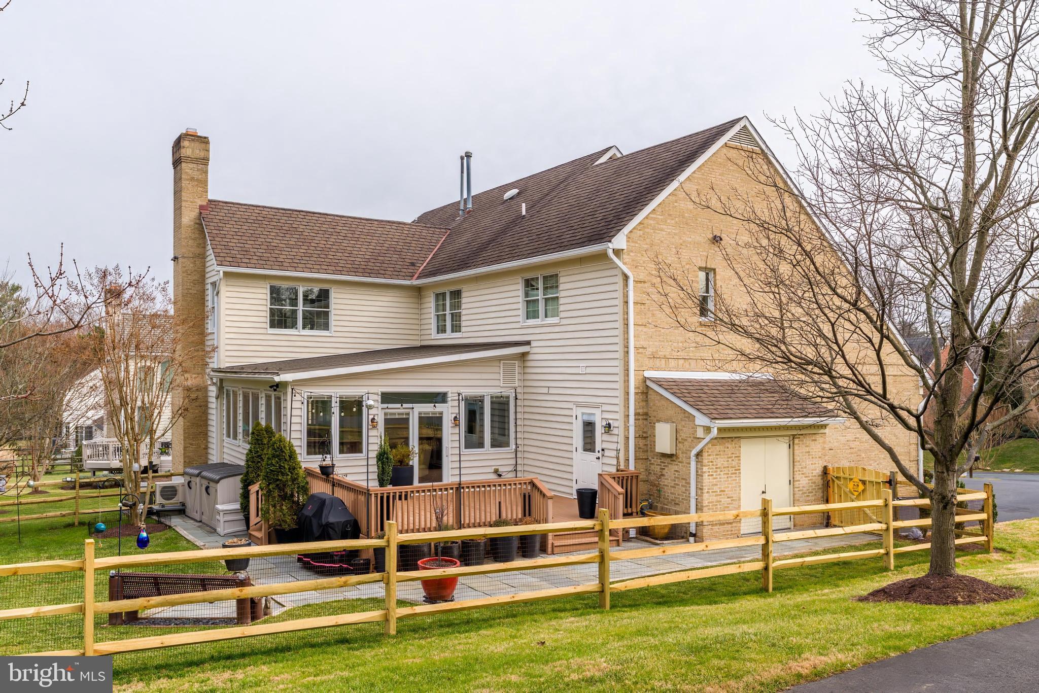 PINE KNOLLS - Residential