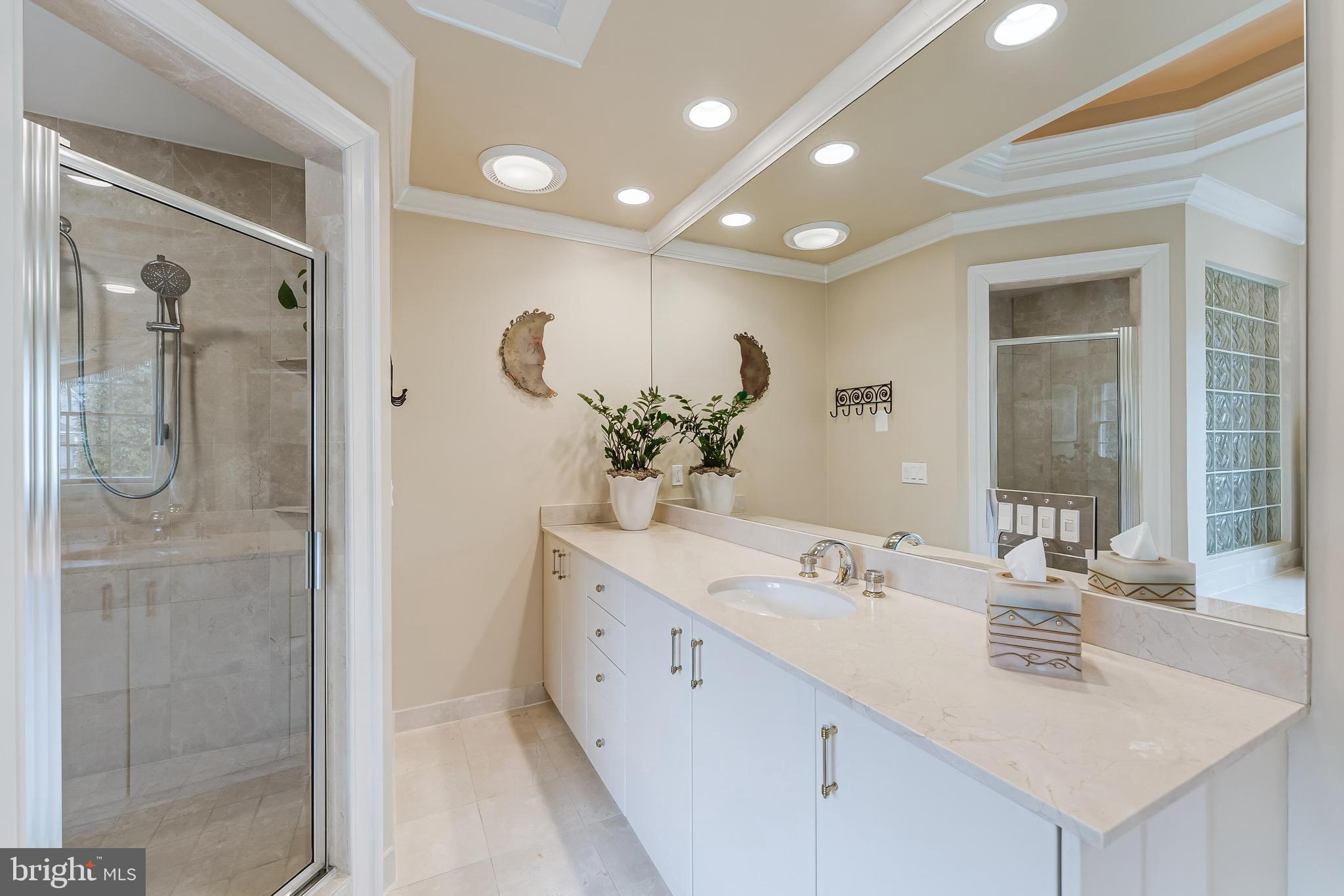 PINE KNOLLS - Residential