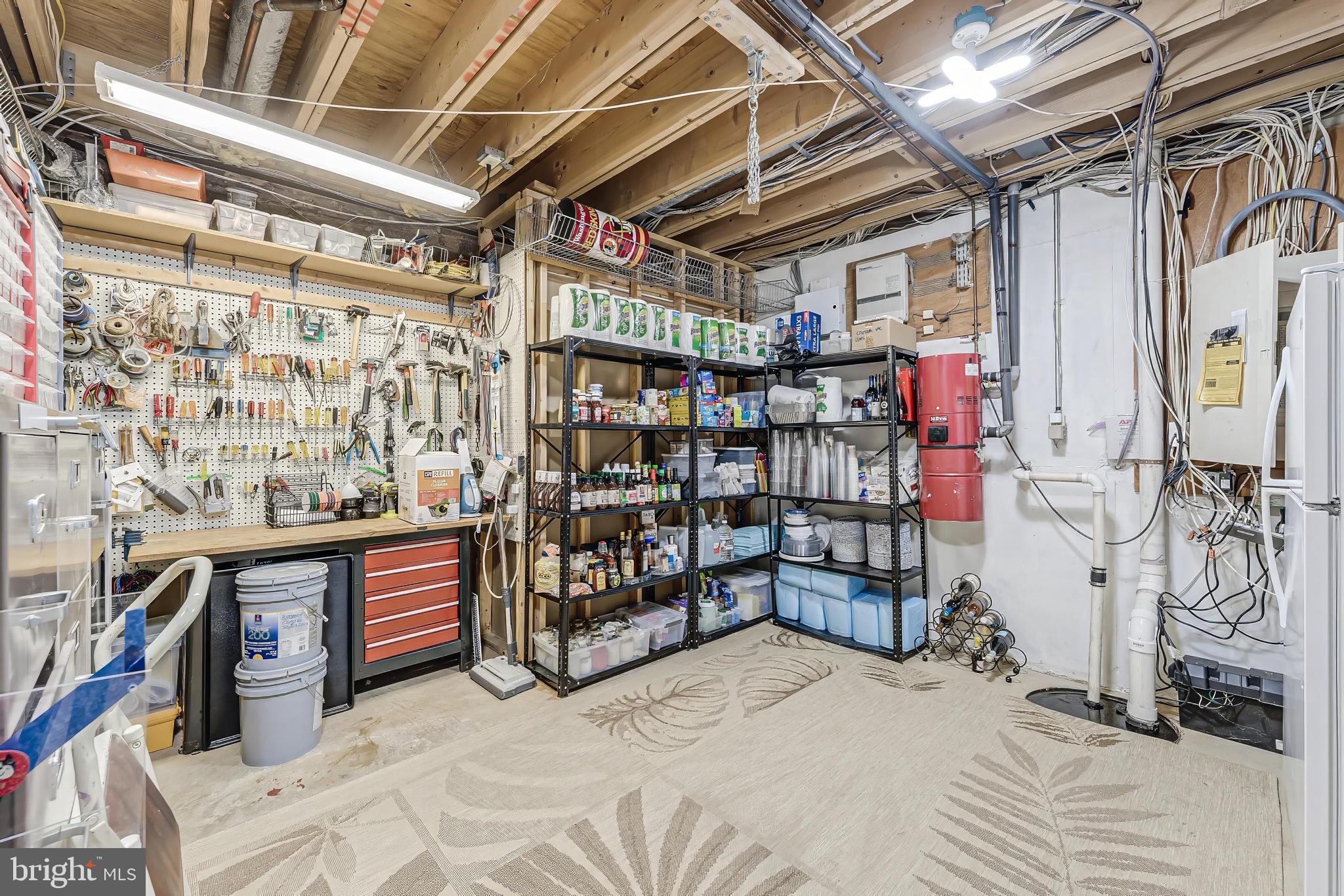 PINE KNOLLS - Residential