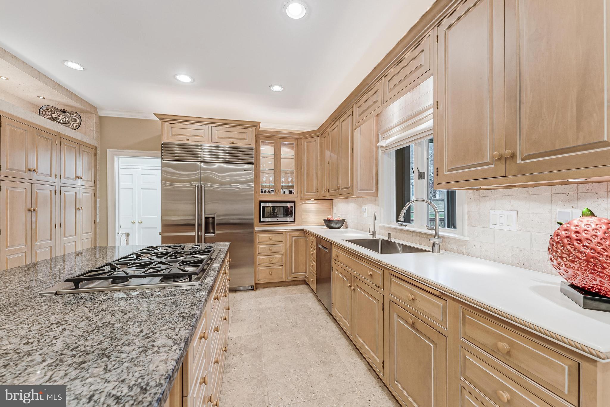 PINE KNOLLS - Residential