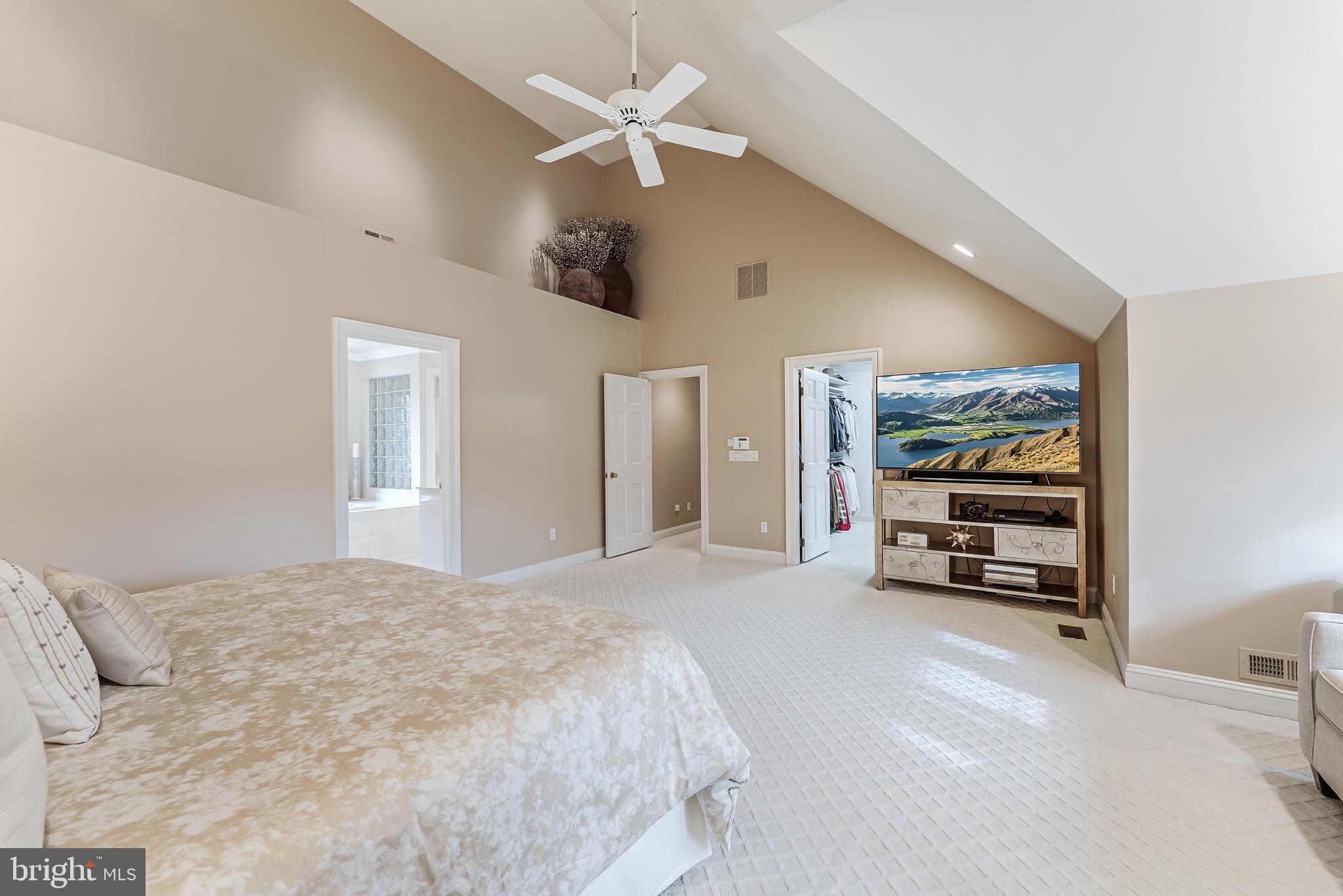 PINE KNOLLS - Residential