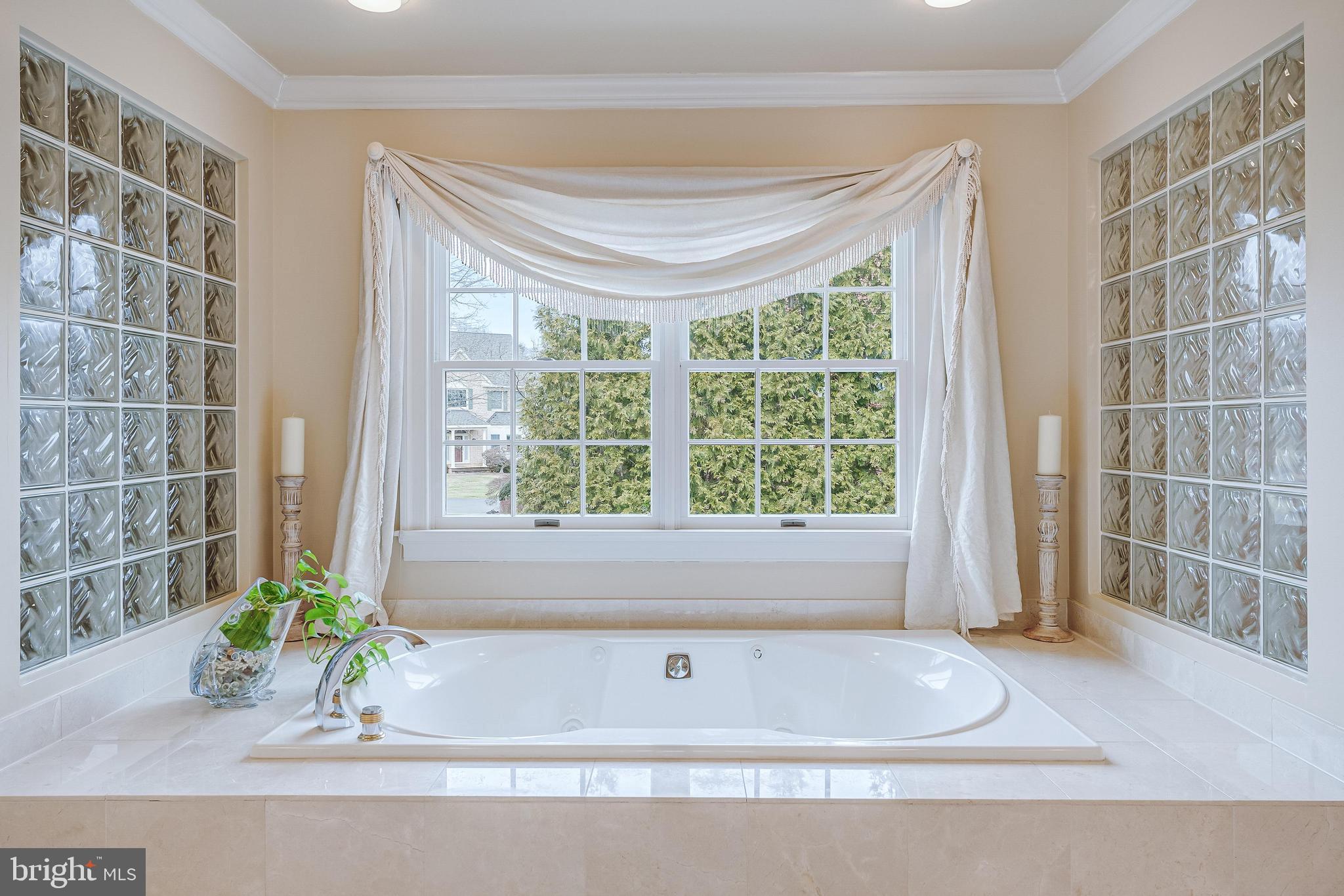 PINE KNOLLS - Residential